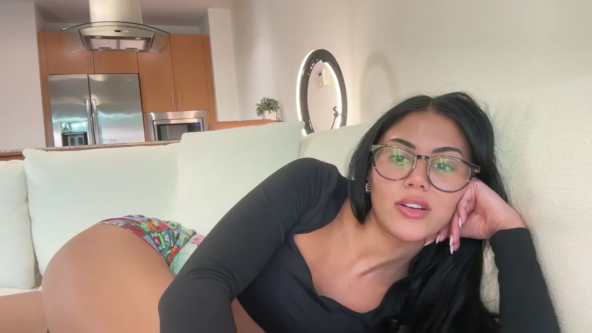 Gallery image thumbnail from Naomilynn's myfreecams stream on, 10/23/2024, 21:45 image 18 of 20