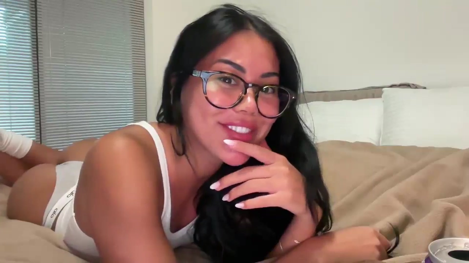 Gallery image thumbnail from Naomilynn's myfreecams stream on, 10/30/2024, 24:02 image 19 of 20