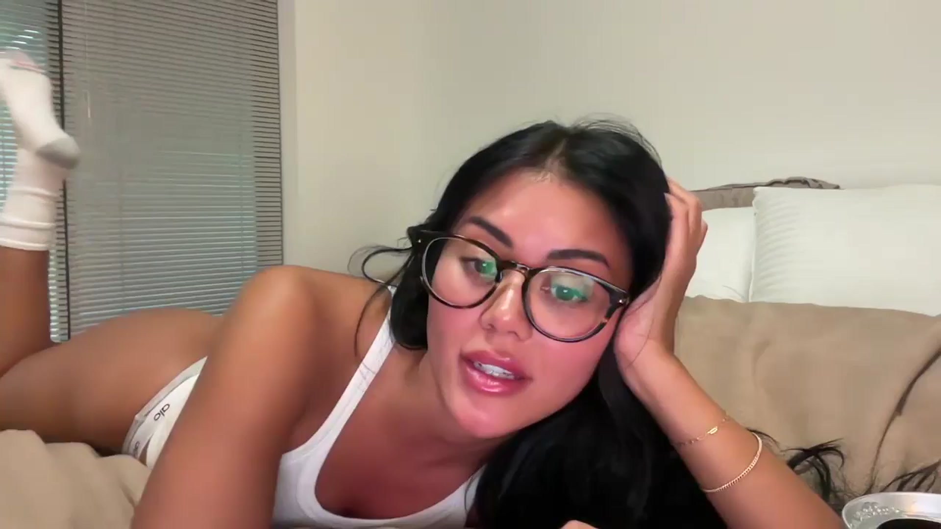 Gallery image thumbnail from Naomilynn's myfreecams stream on, 10/30/2024, 24:24 image 20 of 20