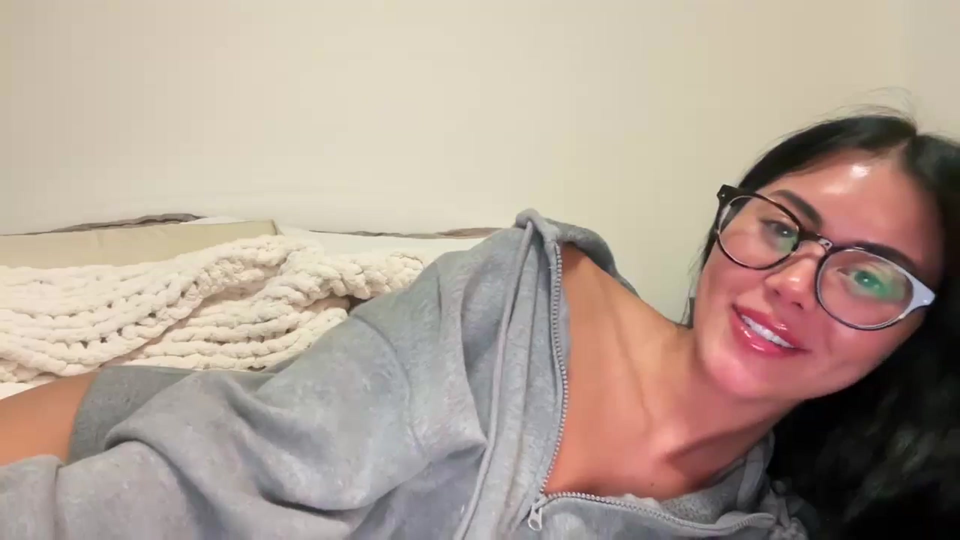 Gallery image thumbnail from Naomilynn's myfreecams stream on, 10/31/2024, 05:27 image 7 of 20
