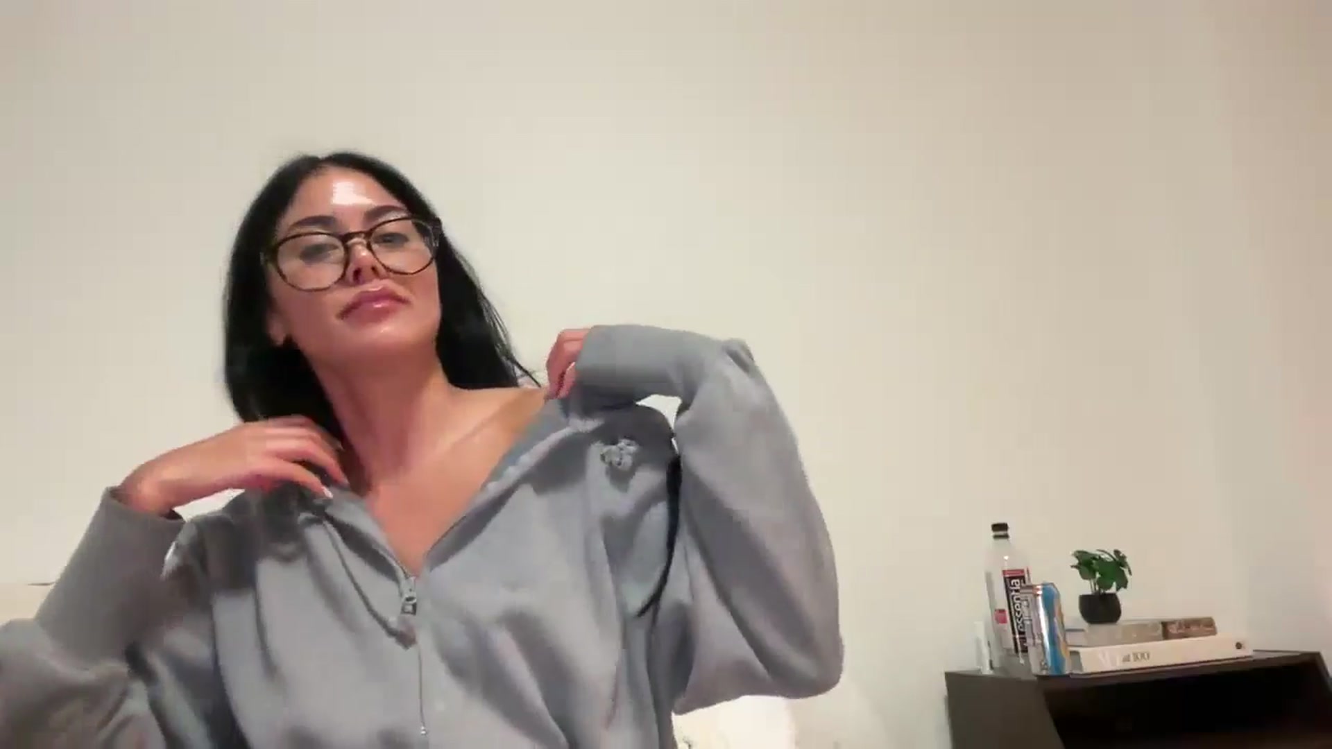 Gallery image thumbnail from Naomilynn's myfreecams stream on, 10/31/2024, 05:27 image 17 of 20