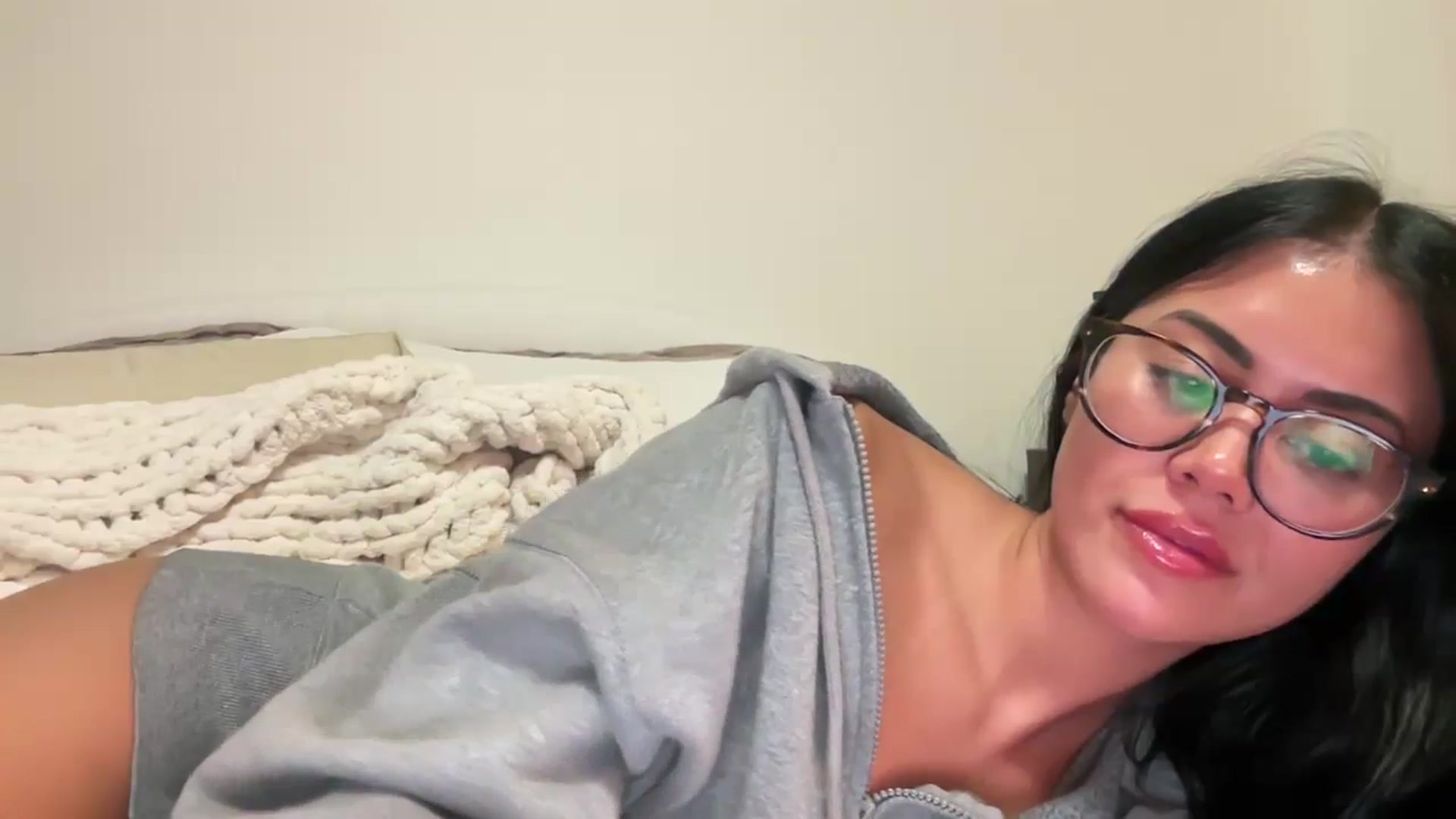 Gallery image thumbnail from Naomilynn's myfreecams stream on, 10/31/2024, 05:27 image 11 of 20