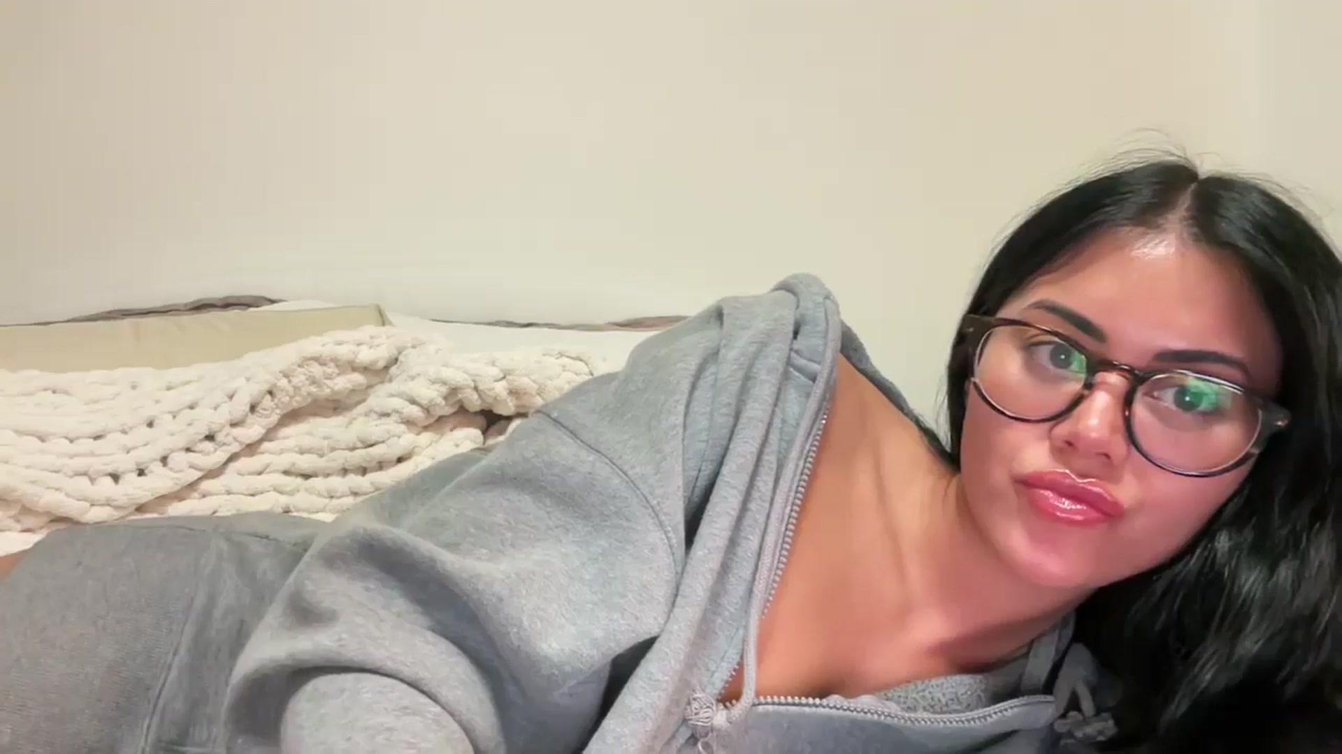 Gallery image thumbnail from Naomilynn's myfreecams stream on, 10/31/2024, 05:27 image 3 of 20