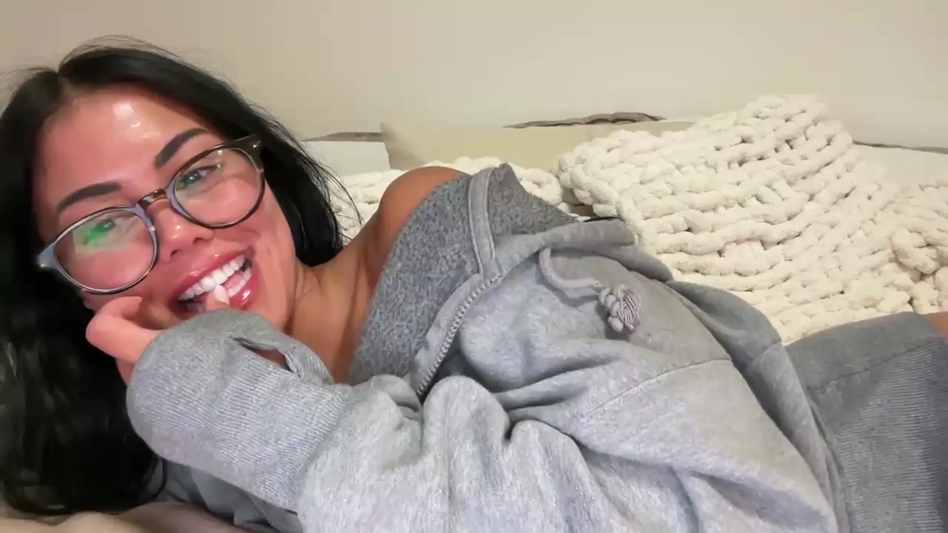 Gallery image thumbnail from Naomilynn's myfreecams stream on, 10/31/2024, 06:49 image 1 of 20