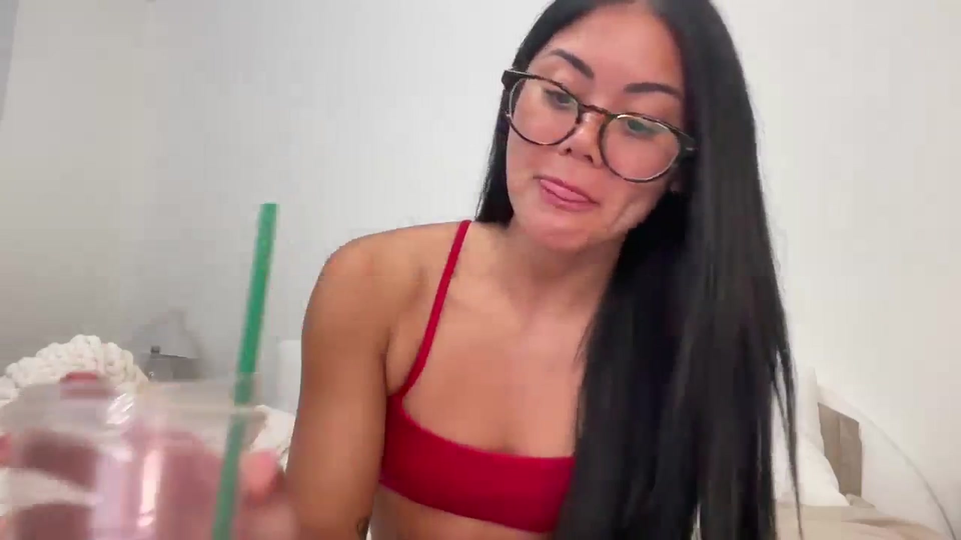 Gallery image thumbnail from Naomilynn's myfreecams stream on, 11/08/2024, 01:37 image 6 of 20
