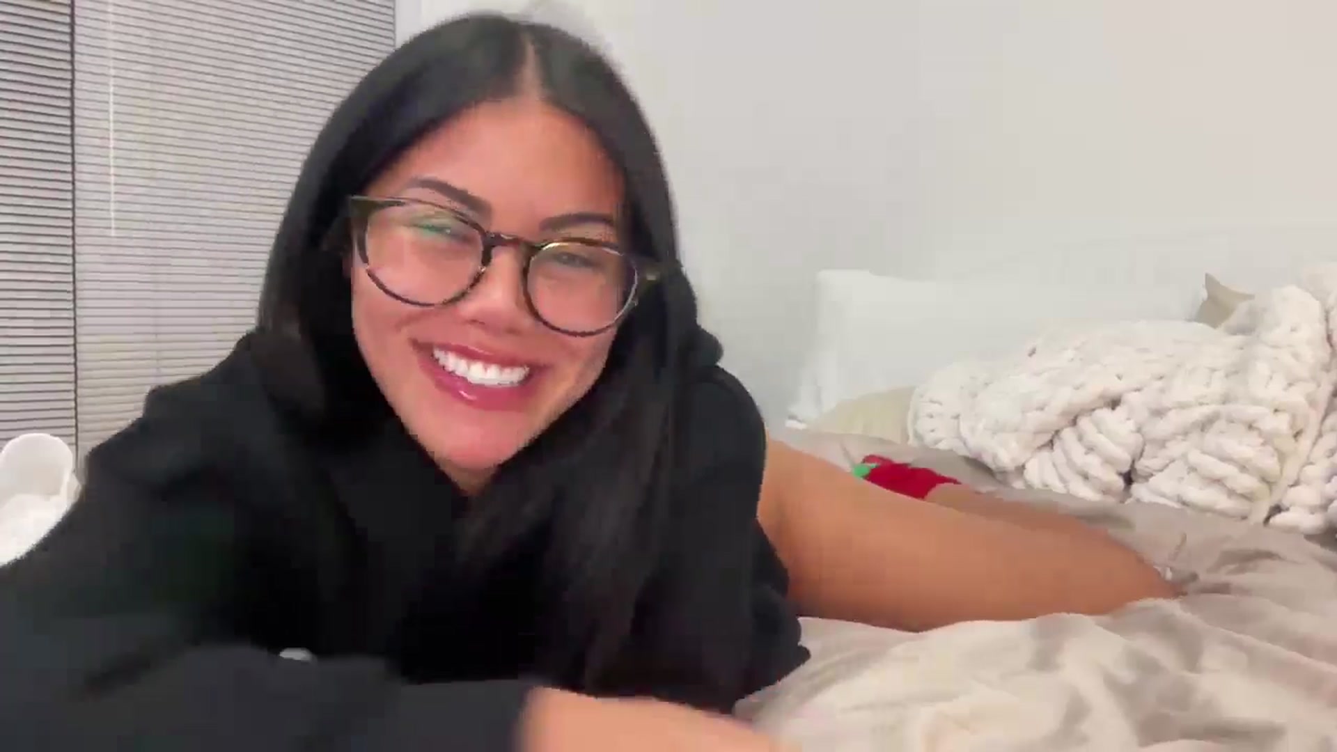 Gallery image thumbnail from Naomilynn's myfreecams stream on, 11/08/2024, 07:08 image 2 of 20