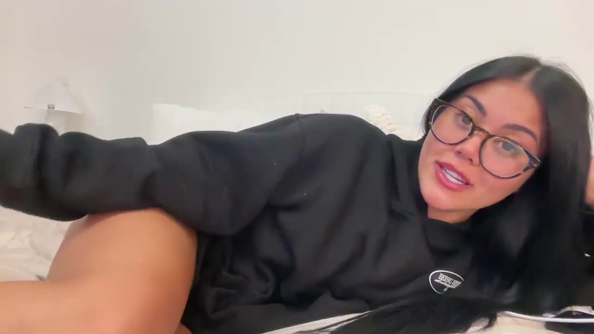 Gallery image thumbnail from Naomilynn's myfreecams stream on, 11/08/2024, 07:08 image 10 of 20