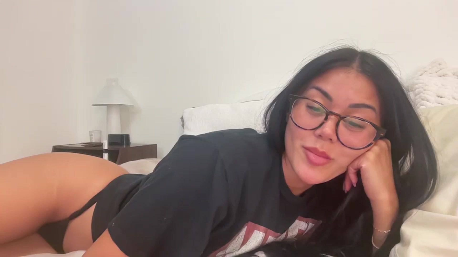 Gallery image thumbnail from Naomilynn's myfreecams stream on, 11/11/2024, 07:17 image 1 of 20