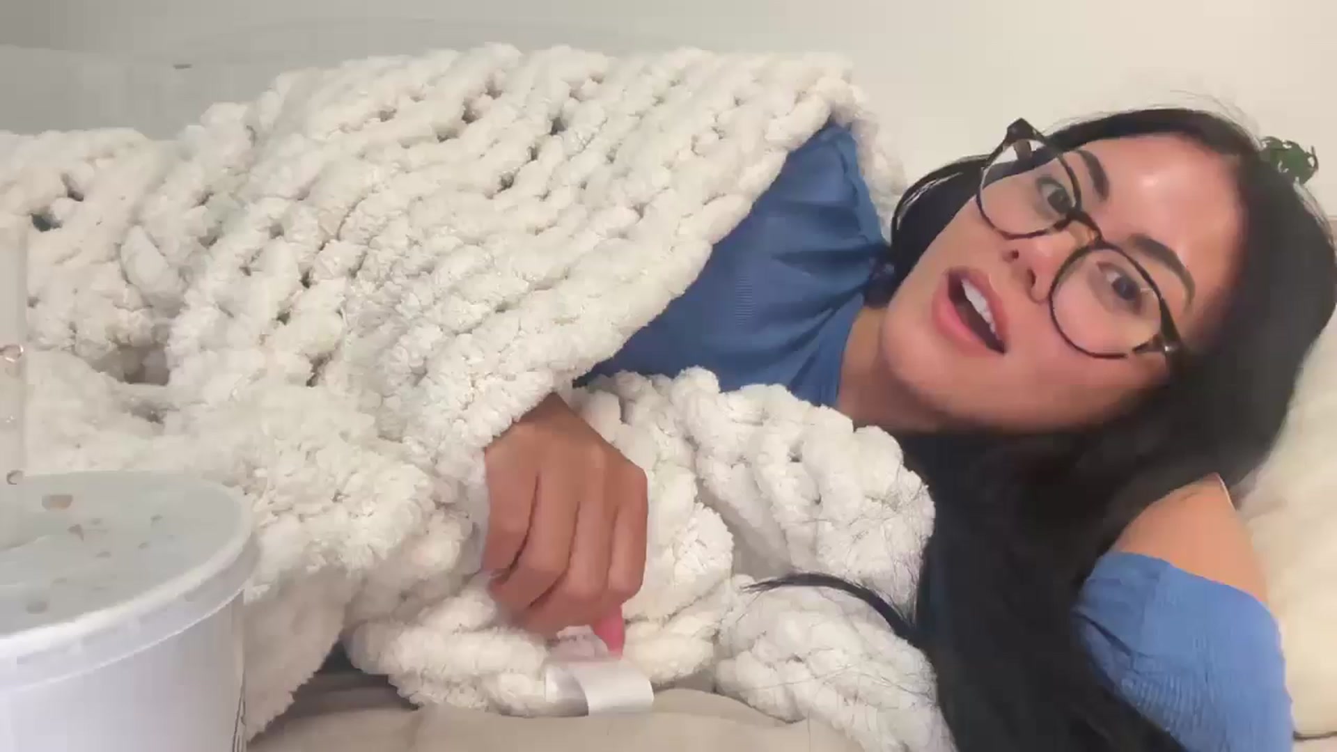 Gallery image thumbnail from Naomilynn's myfreecams stream on, 11/12/2024, 06:48 image 7 of 20