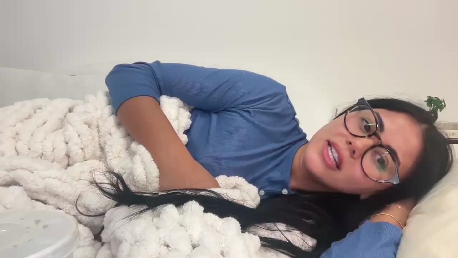 Gallery image thumbnail from Naomilynn's myfreecams stream on, 11/12/2024, 06:48 image 10 of 20