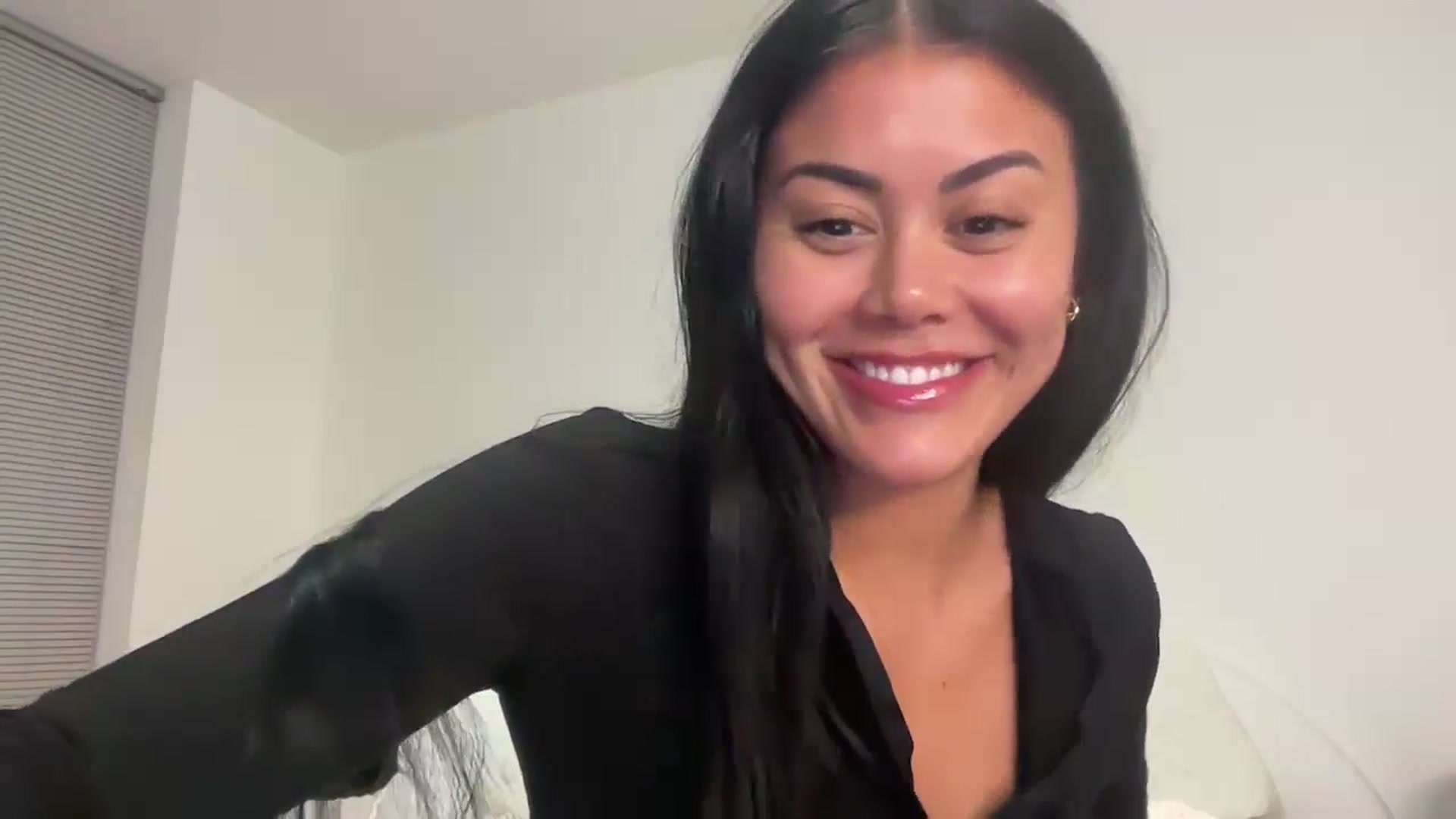 Gallery image thumbnail from Naomilynn's myfreecams stream on, 11/18/2024, 07:10 image 18 of 20