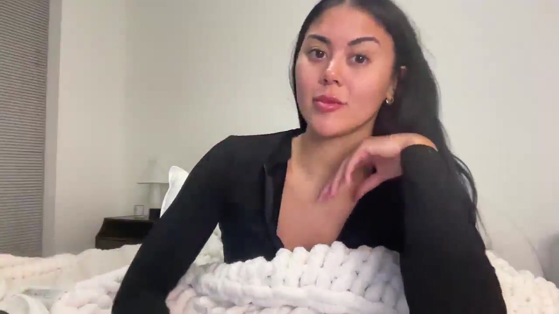 Gallery image thumbnail from Naomilynn's myfreecams stream on, 11/18/2024, 07:10 image 15 of 20