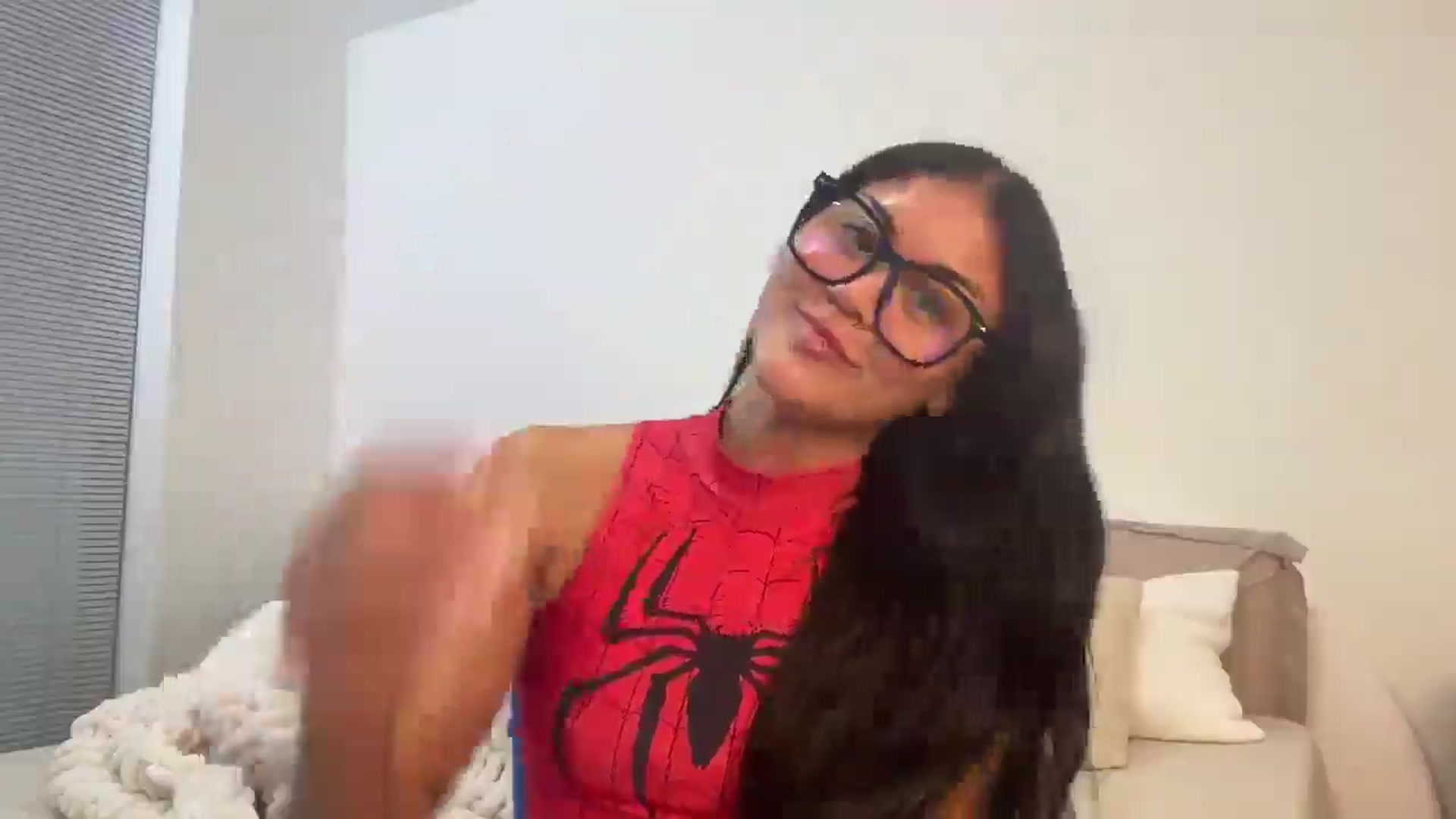 Gallery image thumbnail from Naomilynn's myfreecams stream on, 11/21/2024, 23:31 image 19 of 20