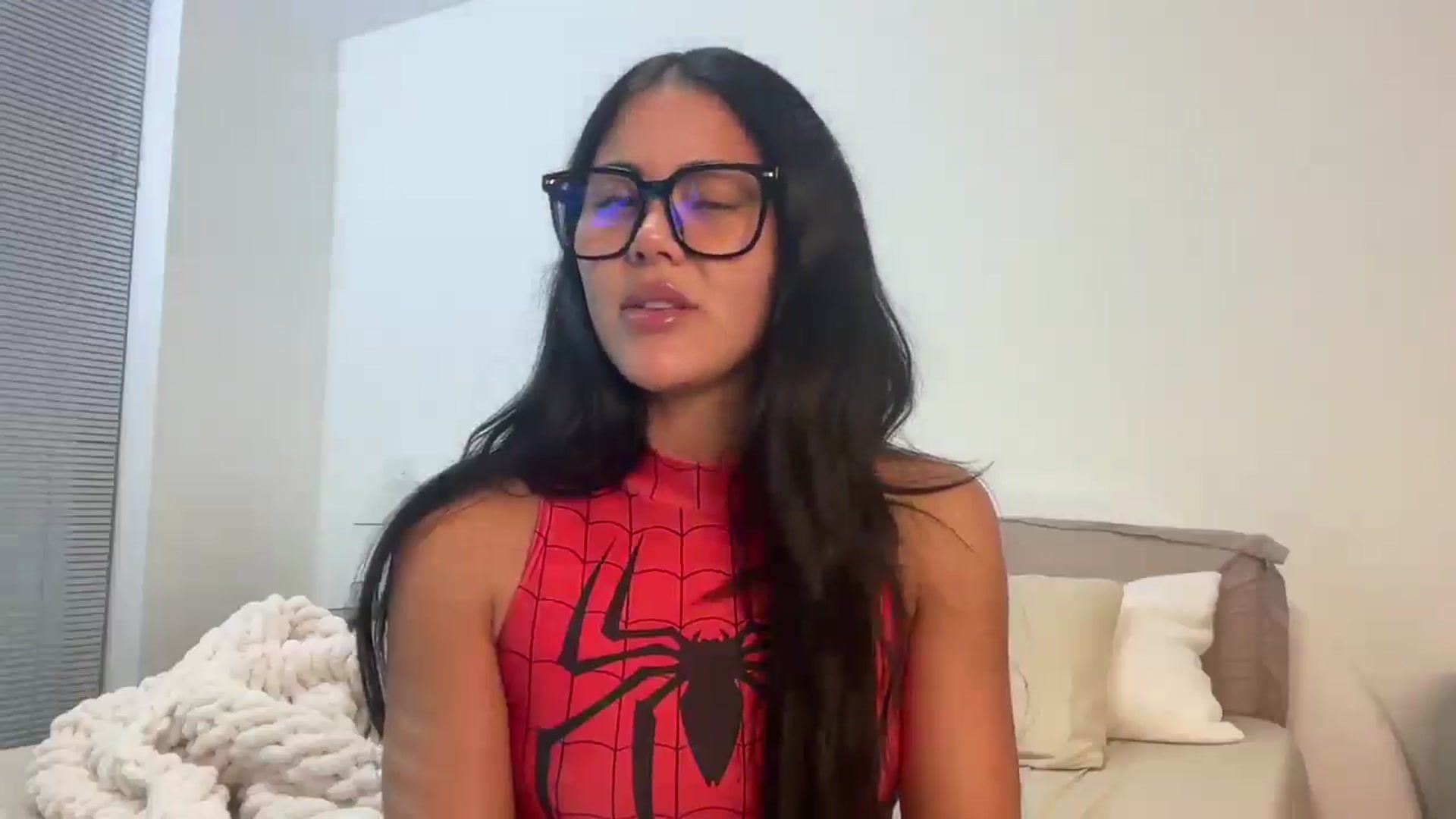 Gallery image thumbnail from Naomilynn's myfreecams stream on, 11/21/2024, 23:31 image 18 of 20
