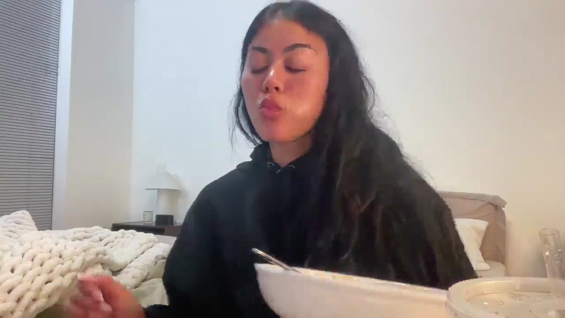 Gallery image thumbnail from Naomilynn's myfreecams stream on, 11/24/2024, 08:32 image 15 of 20
