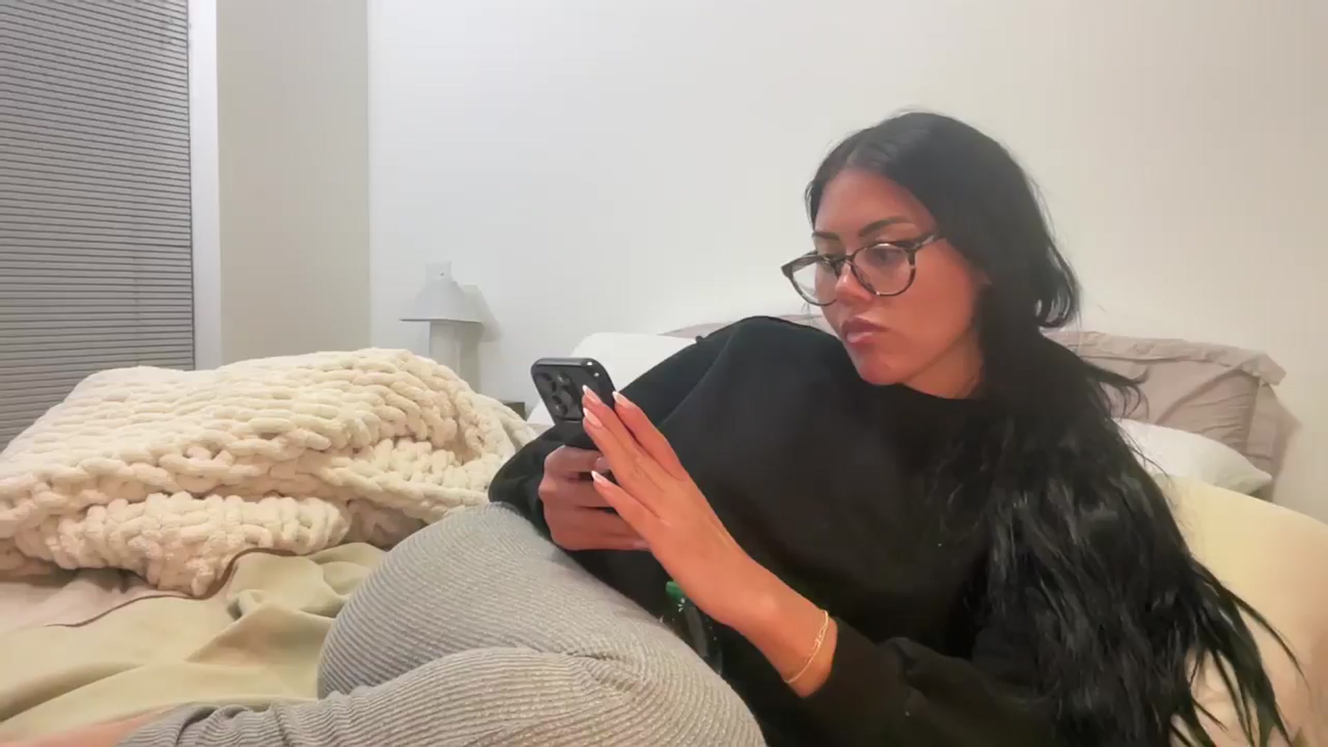 Gallery image thumbnail from Naomilynn's myfreecams stream on, 11/25/2024, 07:31 image 15 of 20
