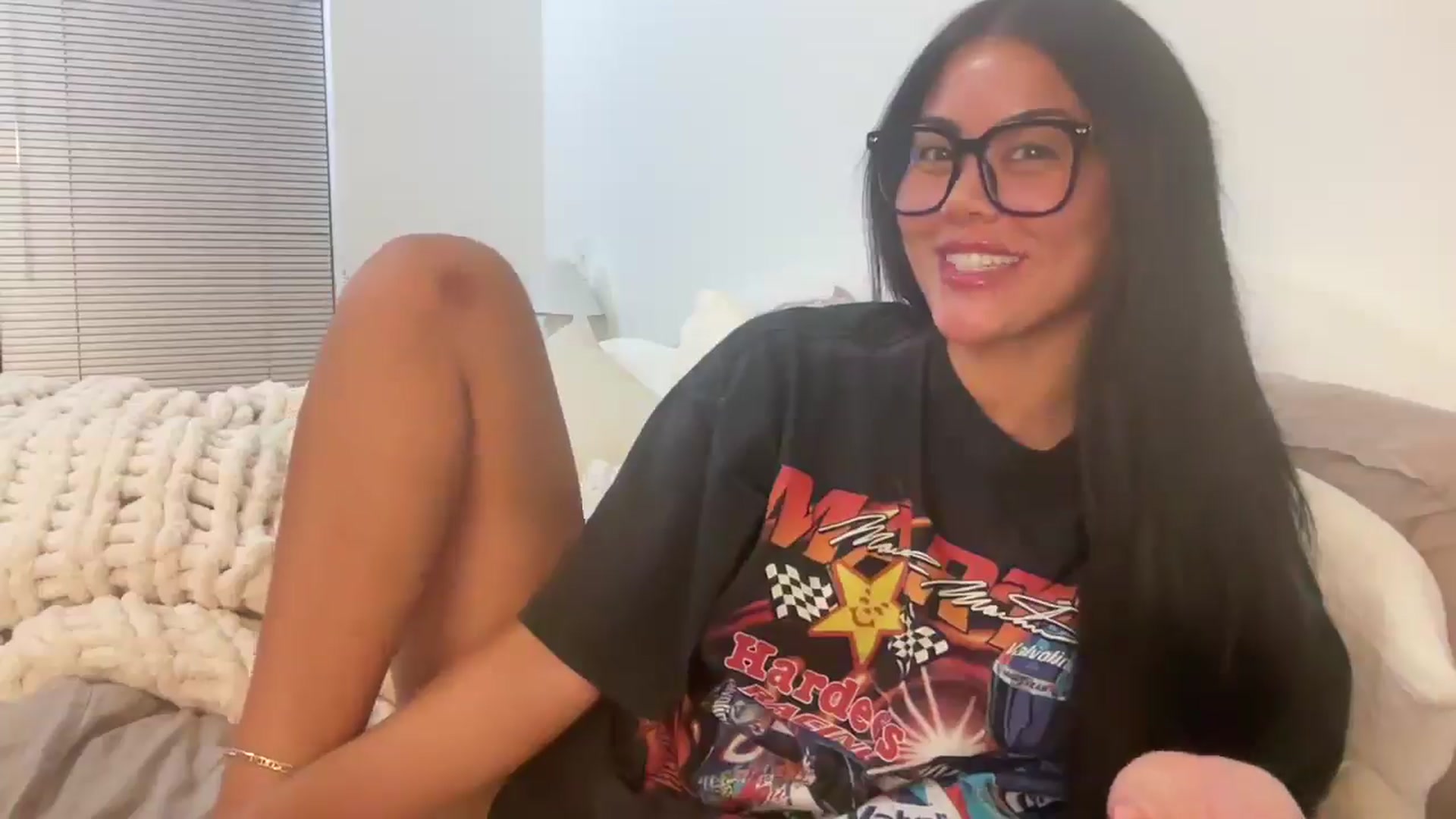 Gallery image thumbnail from Naomilynn's myfreecams stream on, 11/27/2024, 06:25 image 14 of 20