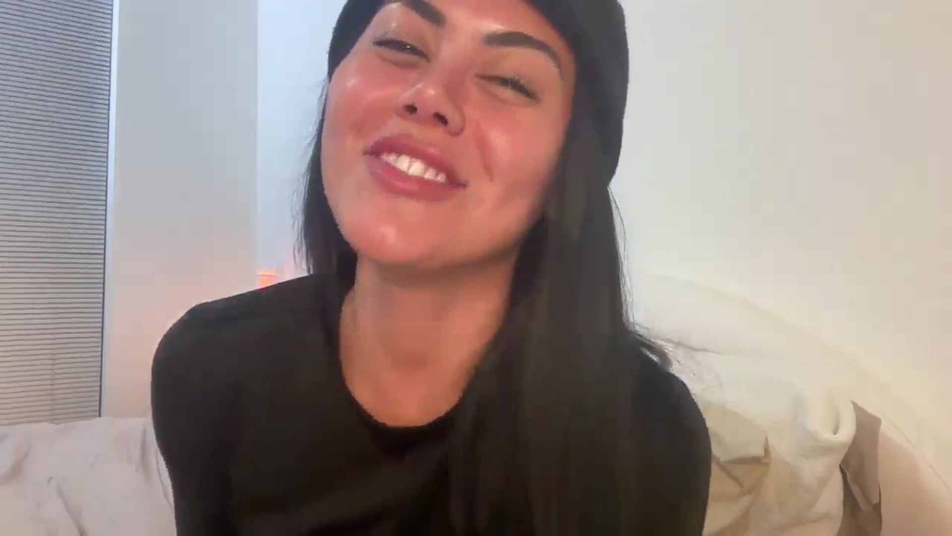 Gallery image thumbnail from Naomilynn's myfreecams stream on, 11/29/2024, 05:29 image 11 of 20