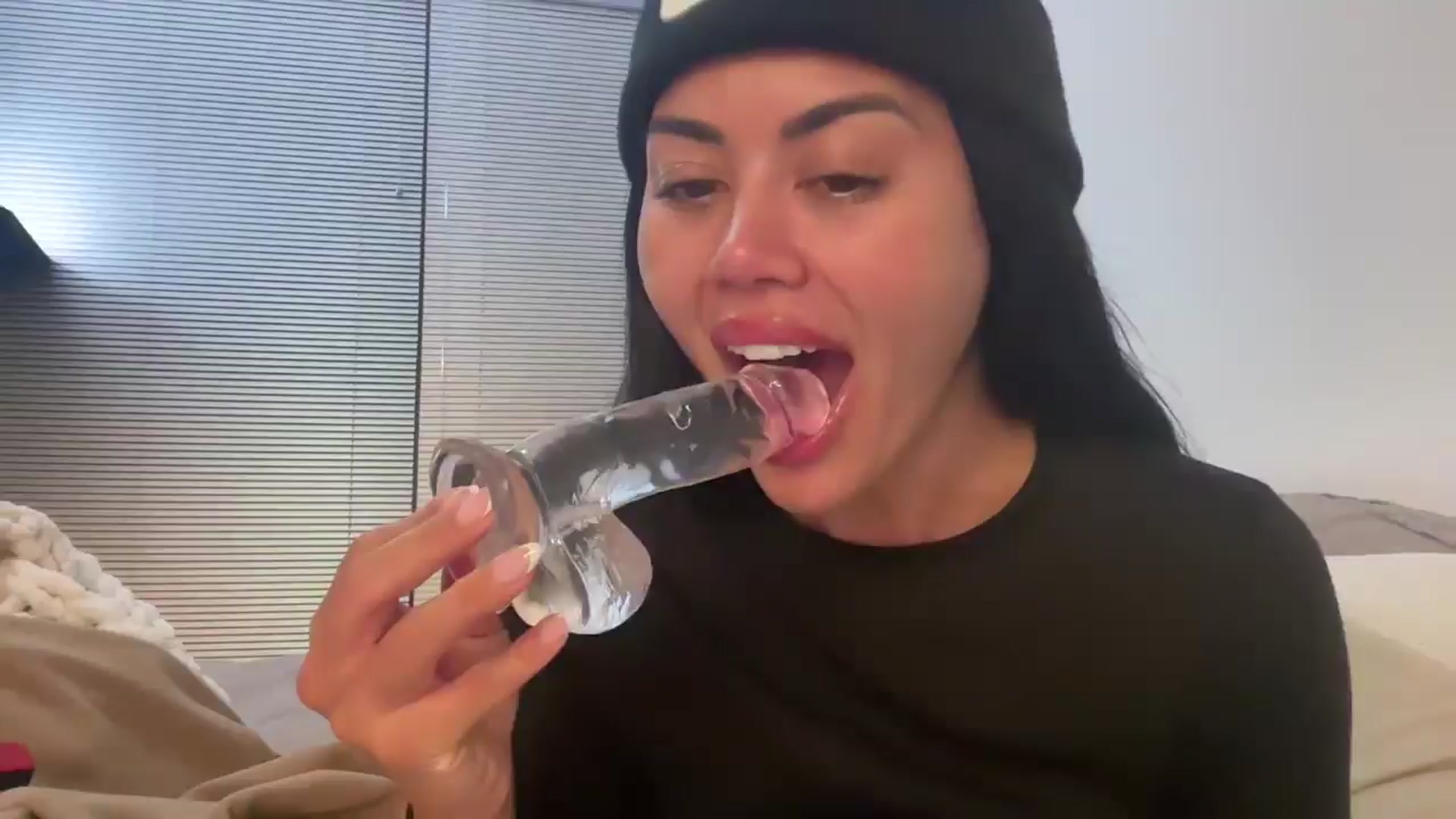 Gallery image thumbnail from Naomilynn's myfreecams stream on, 11/29/2024, 09:25 image 18 of 20
