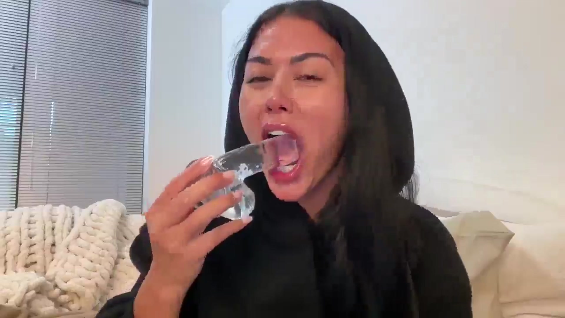 Gallery image thumbnail from Naomilynn's myfreecams stream on, 11/30/2024, 19:18 image 9 of 20