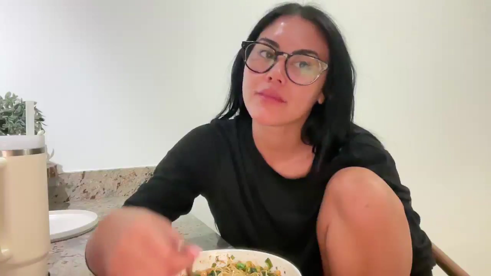 Gallery image thumbnail from Naomilynn's myfreecams stream on, 12/03/2024, 06:53 image 2 of 20