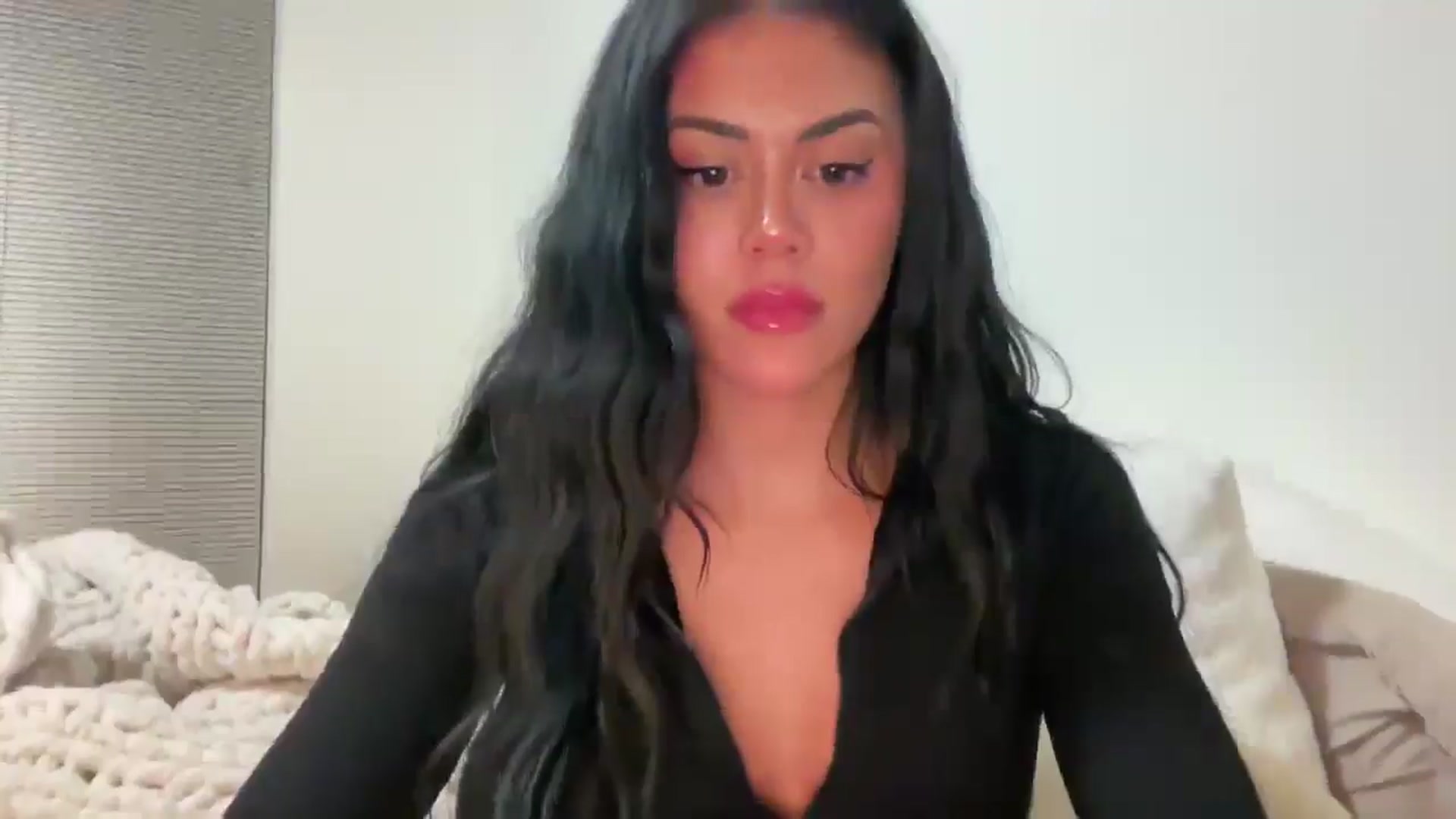 Gallery image thumbnail from Naomilynn's myfreecams stream on, 12/04/2024, 06:19 image 15 of 20