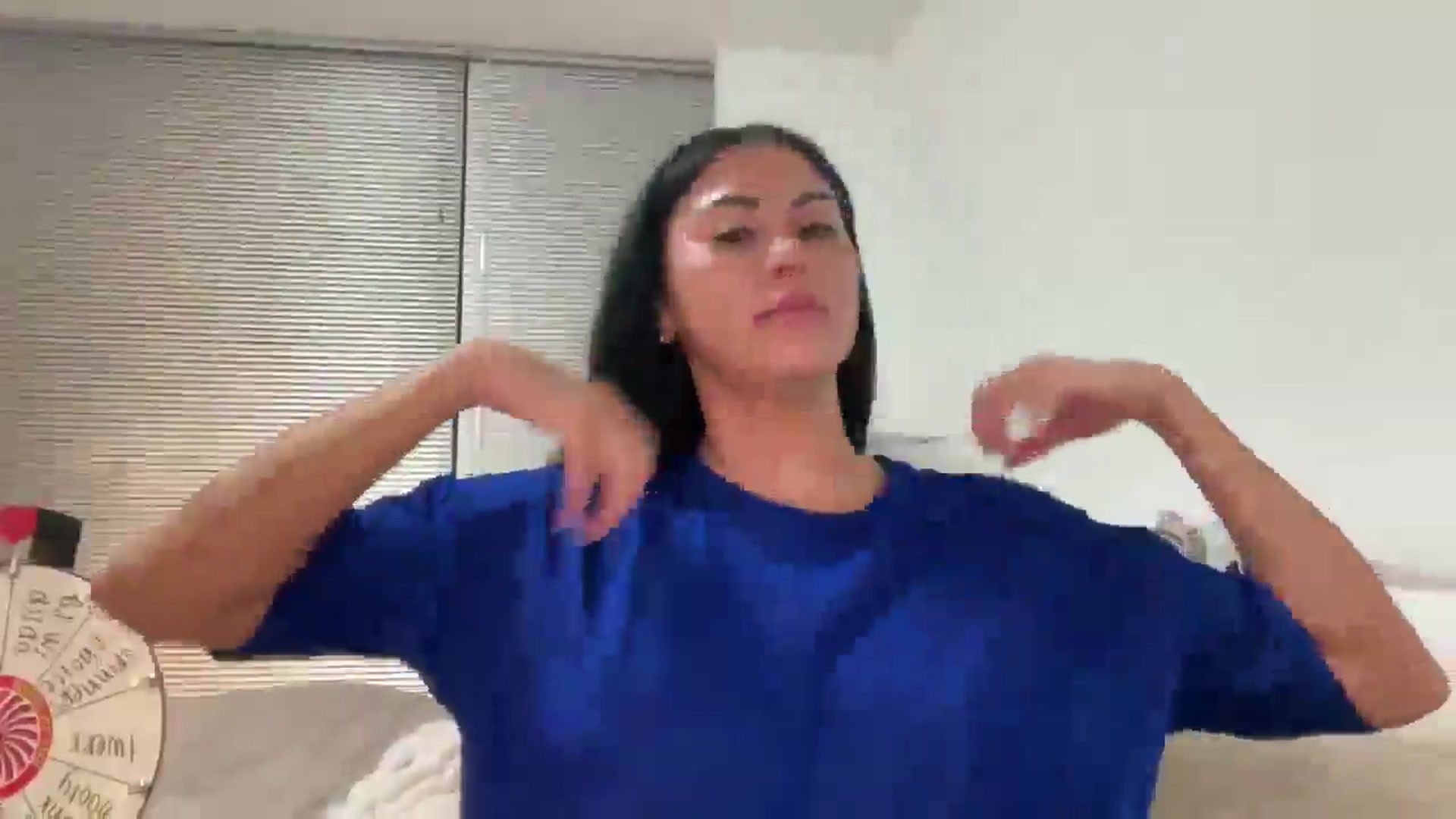 Gallery image thumbnail from Naomilynn's myfreecams stream on, 12/06/2024, 08:05 image 10 of 20