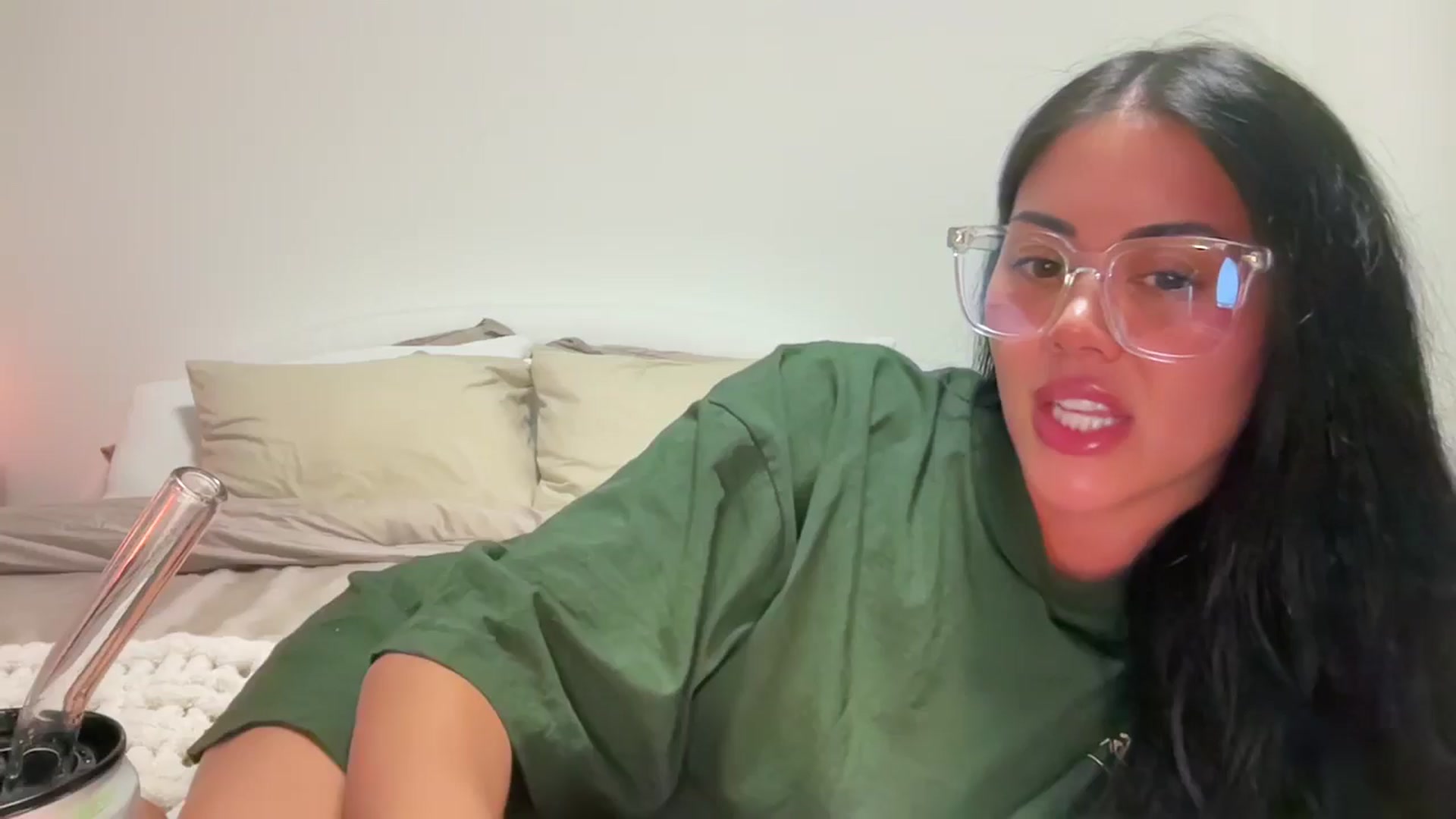 Gallery image thumbnail from Naomilynn's myfreecams stream on, 12/07/2024, 03:42 image 17 of 20