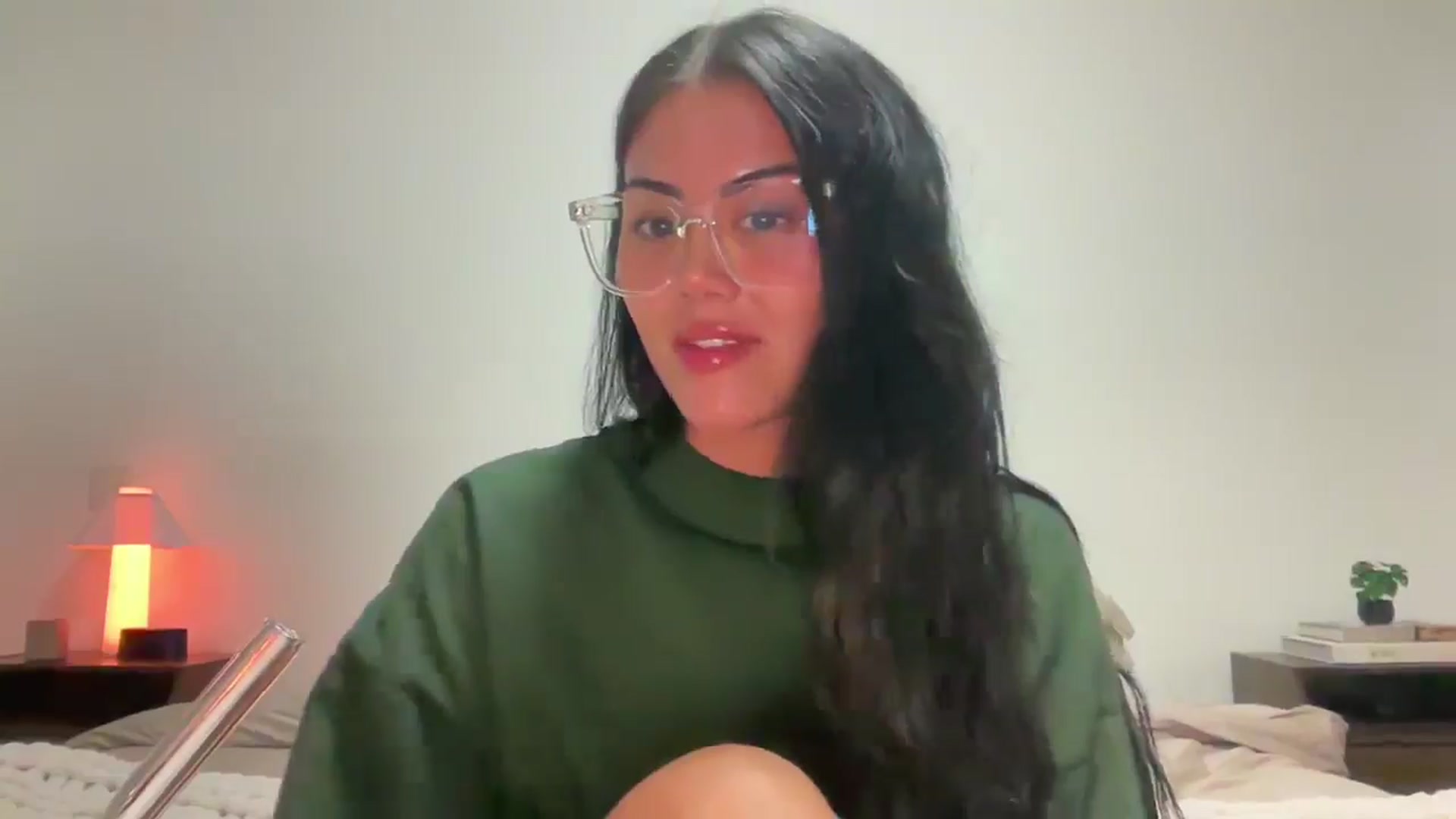 Gallery image thumbnail from Naomilynn's myfreecams stream on, 12/07/2024, 03:42 image 12 of 20