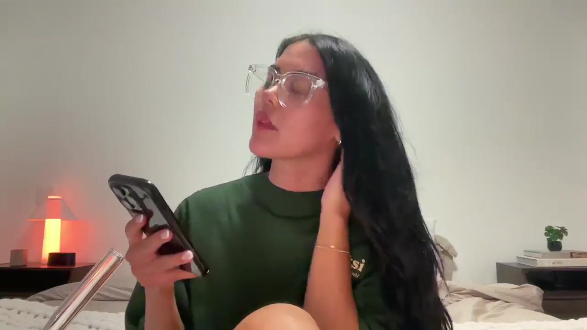 Gallery image thumbnail from Naomilynn's myfreecams stream on, 12/07/2024, 03:42 image 15 of 20