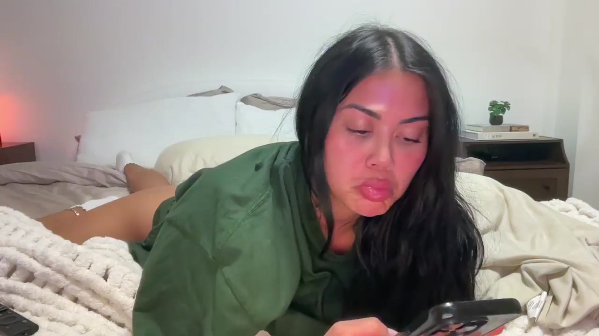 Gallery image thumbnail from Naomilynn's myfreecams stream on, 12/07/2024, 06:03 image 4 of 20