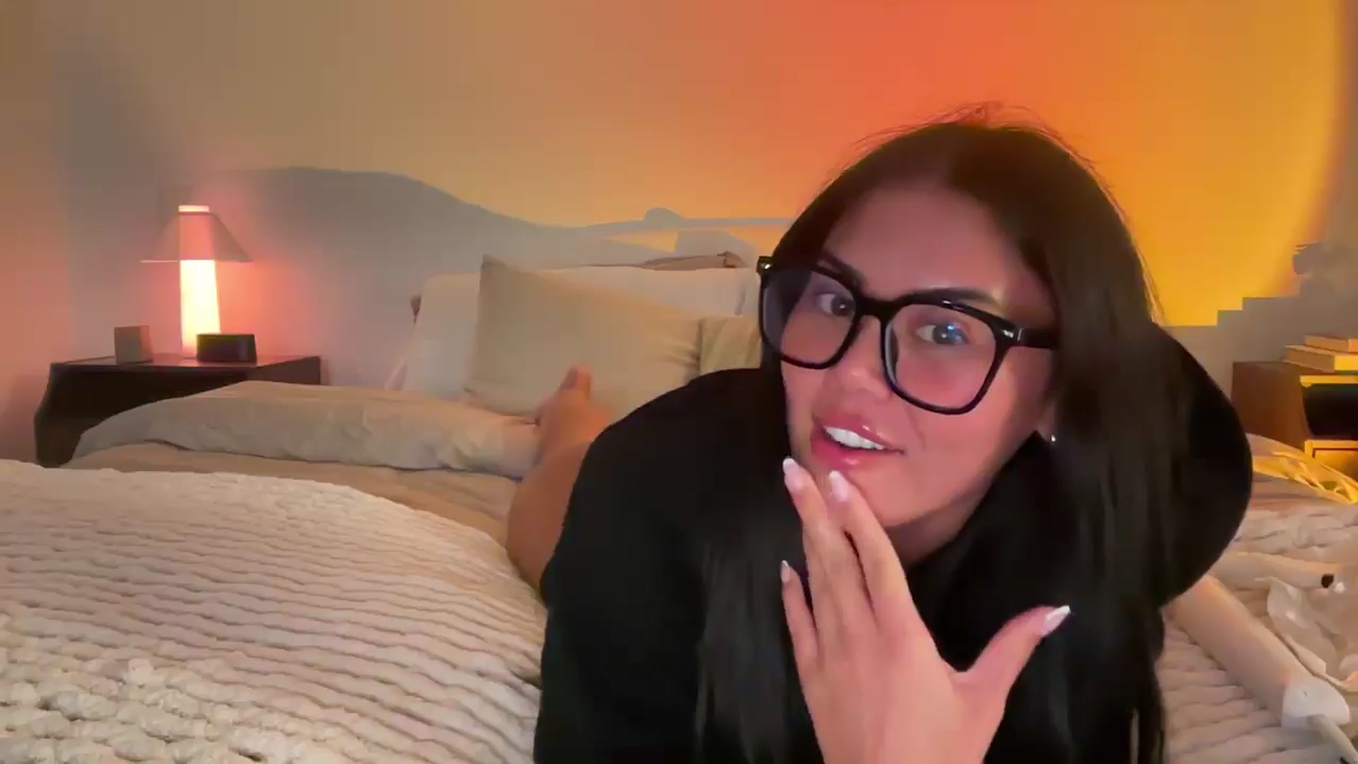 Gallery image thumbnail from Naomilynn's myfreecams stream on, 12/09/2024, 07:05 image 8 of 20