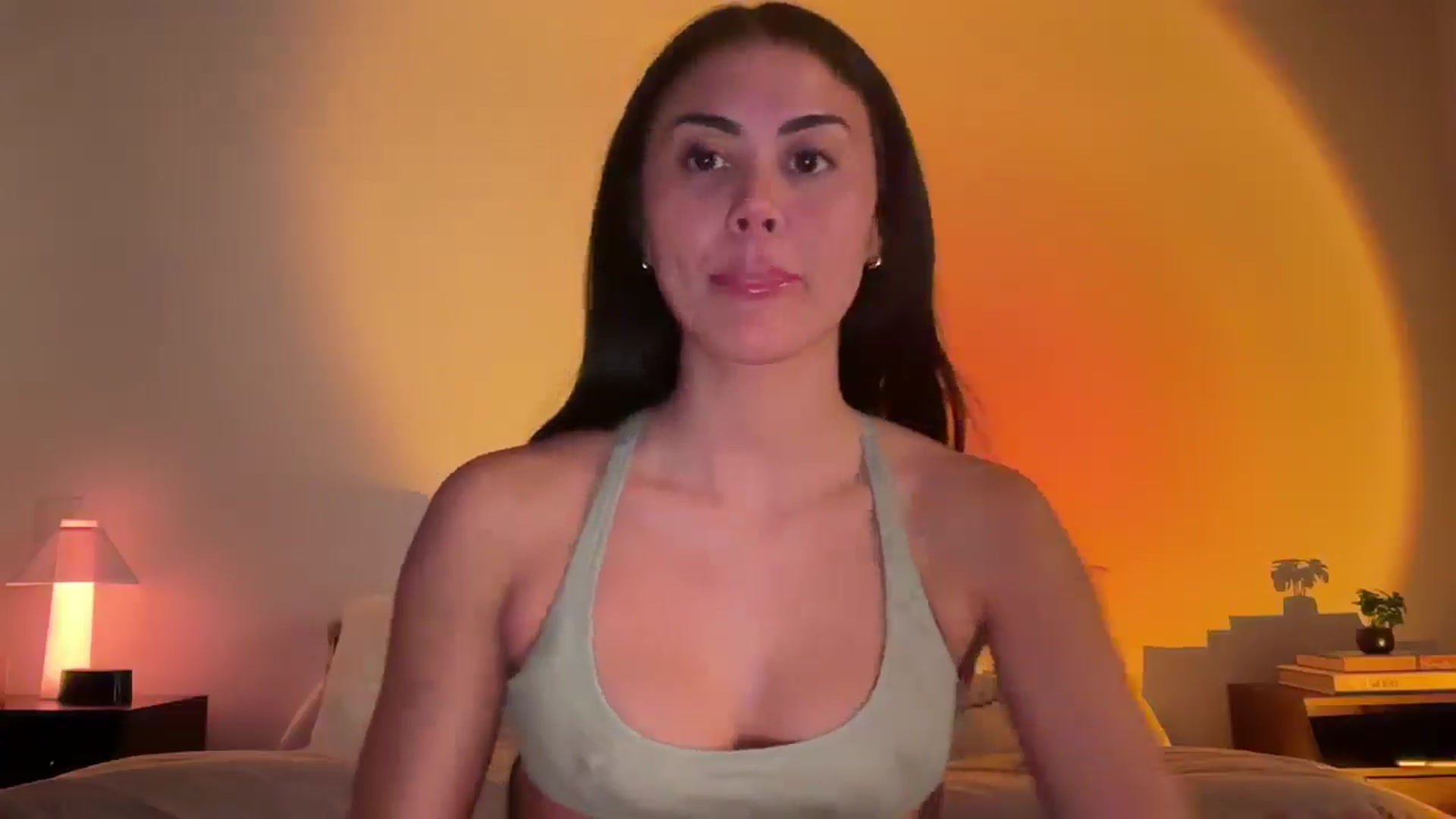 Gallery image thumbnail from Naomilynn's myfreecams stream on, 12/10/2024, 04:09 image 12 of 20