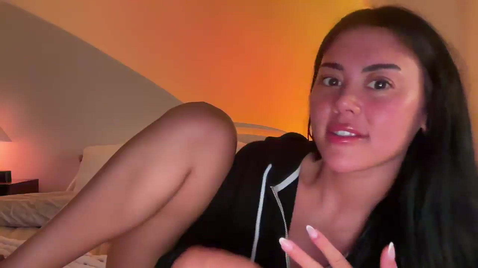 Gallery image thumbnail from Naomilynn's myfreecams stream on, 12/11/2024, 07:12 image 16 of 20