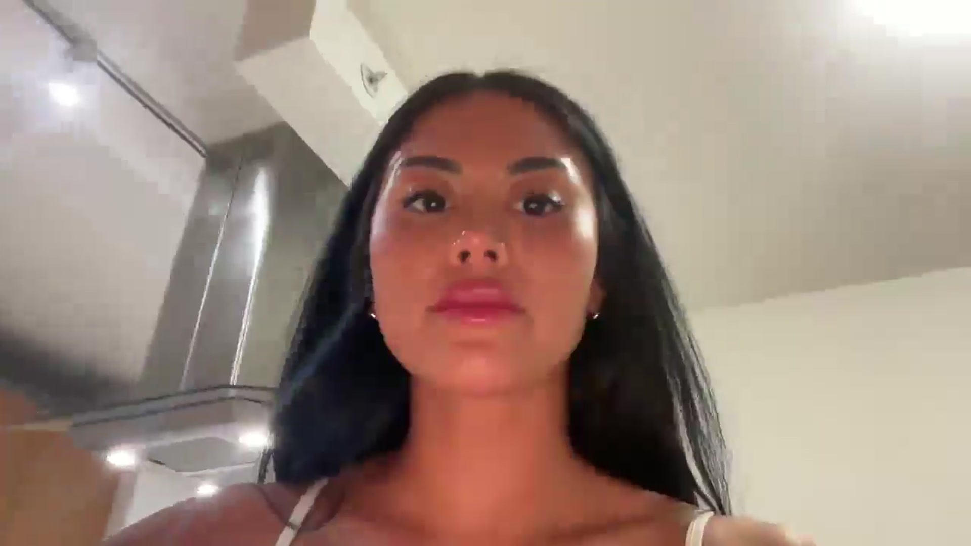 Gallery image thumbnail from Naomilynn's myfreecams stream on, 12/13/2024, 05:30 image 7 of 20