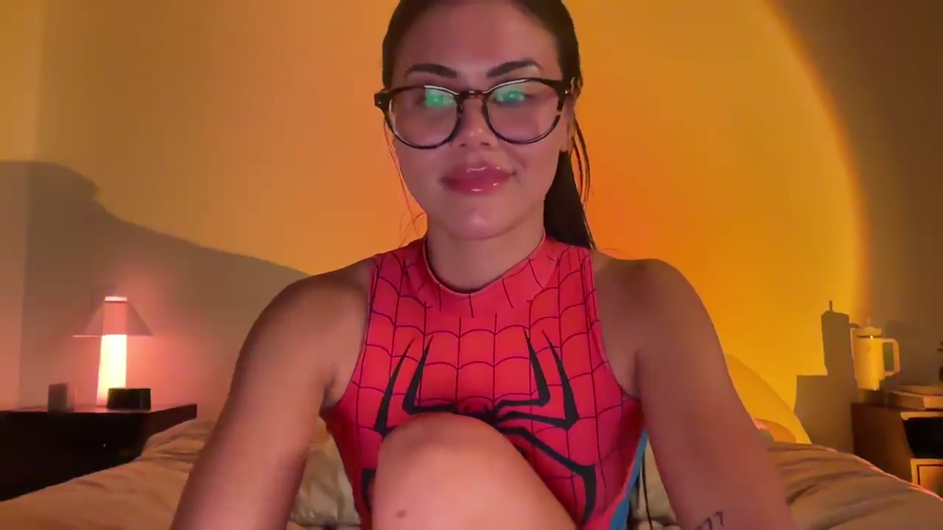 Gallery image thumbnail from Naomilynn's myfreecams stream on, 12/17/2024, 03:55 image 9 of 20