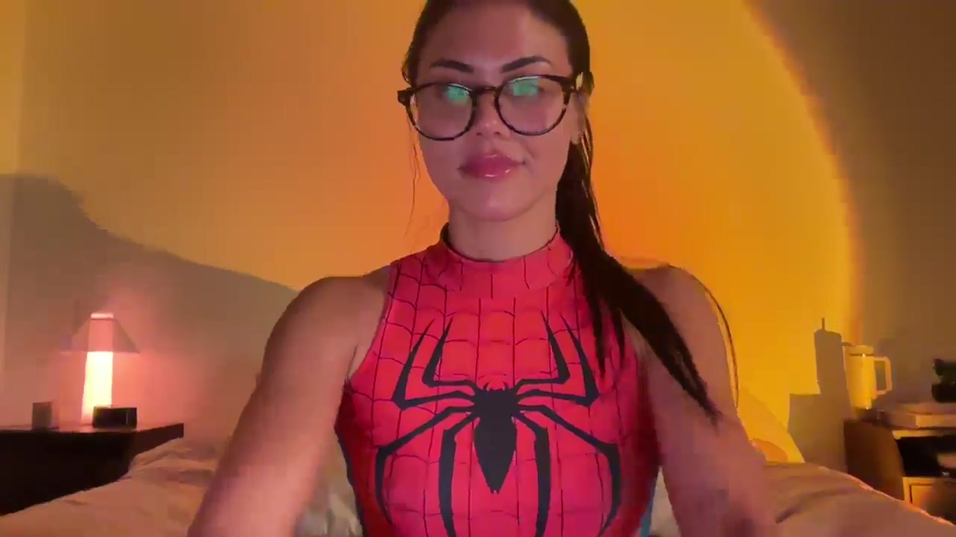 Gallery image thumbnail from Naomilynn's myfreecams stream on, 12/17/2024, 03:55 image 16 of 20