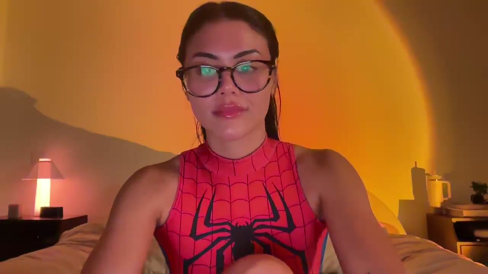 Gallery image thumbnail from Naomilynn's myfreecams stream on, 12/17/2024, 03:55 image 18 of 20