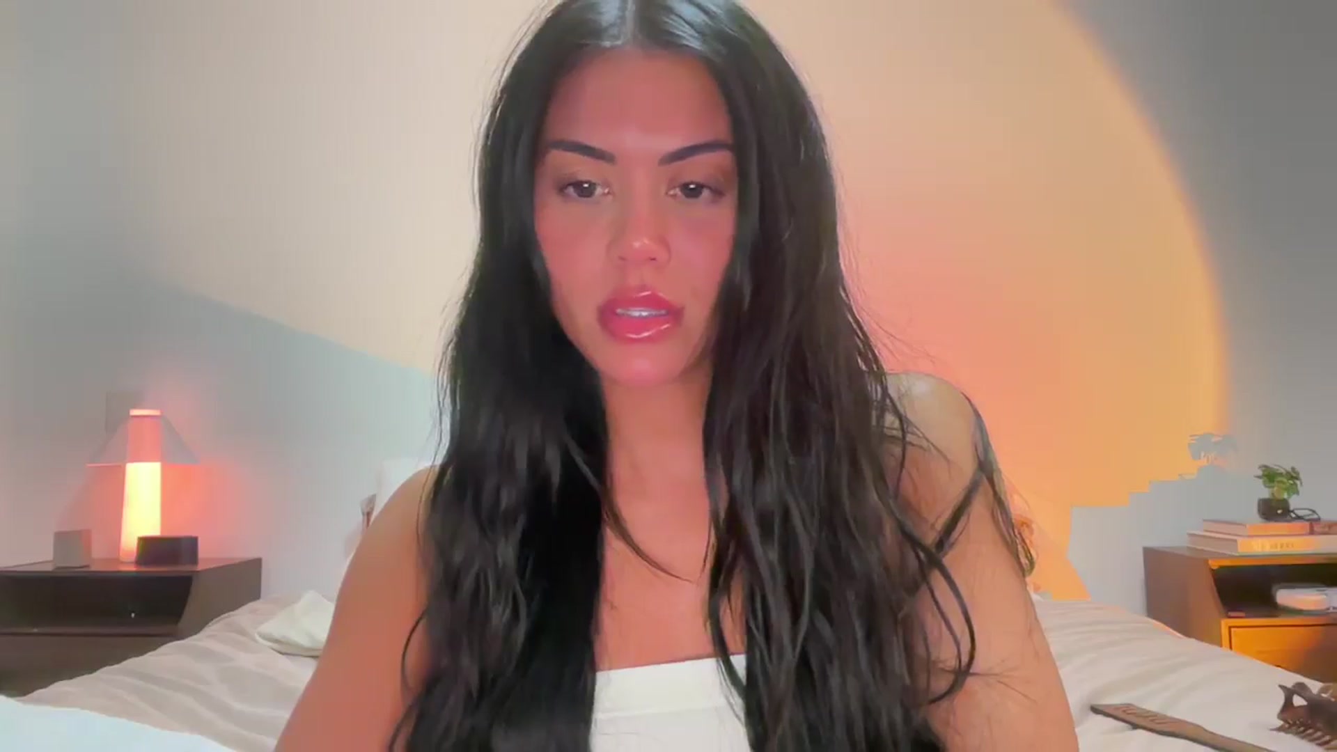 Gallery image thumbnail from Naomilynn's myfreecams stream on, 12/18/2024, 06:36 image 19 of 20