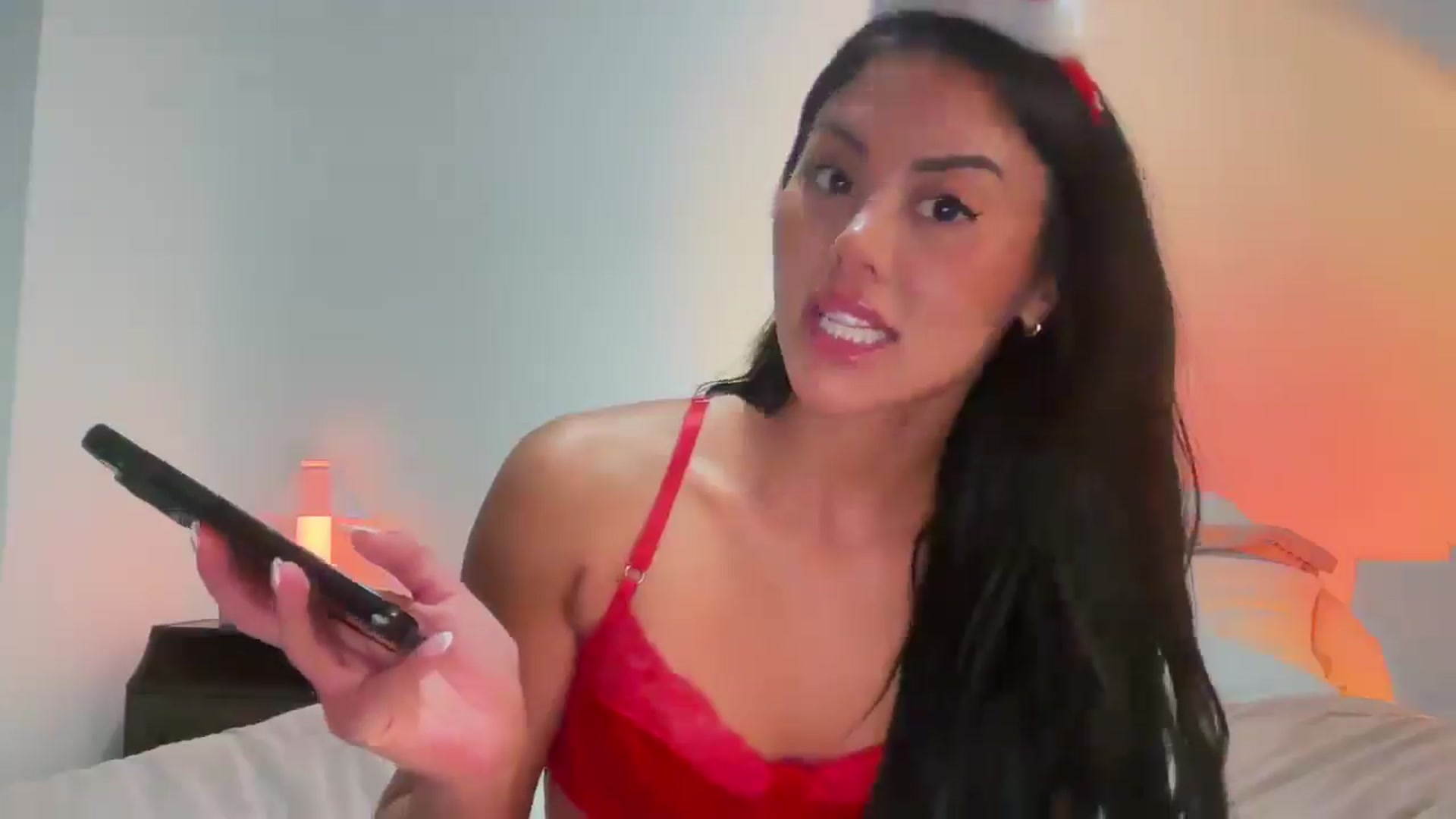 Gallery image thumbnail from Naomilynn's myfreecams stream on, 12/19/2024, 05:34 image 14 of 20