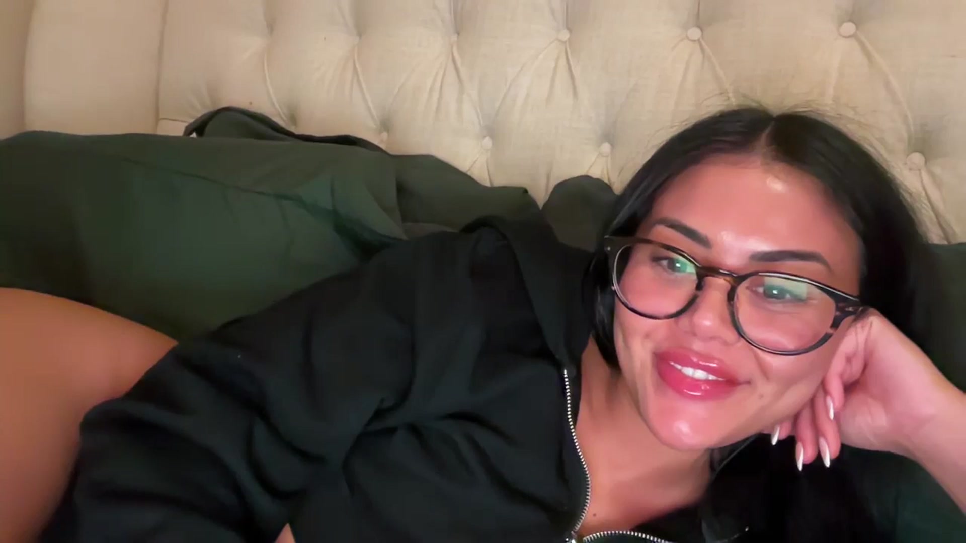 Gallery image thumbnail from Naomilynn's myfreecams stream on, 12/23/2024, 05:24 image 2 of 20