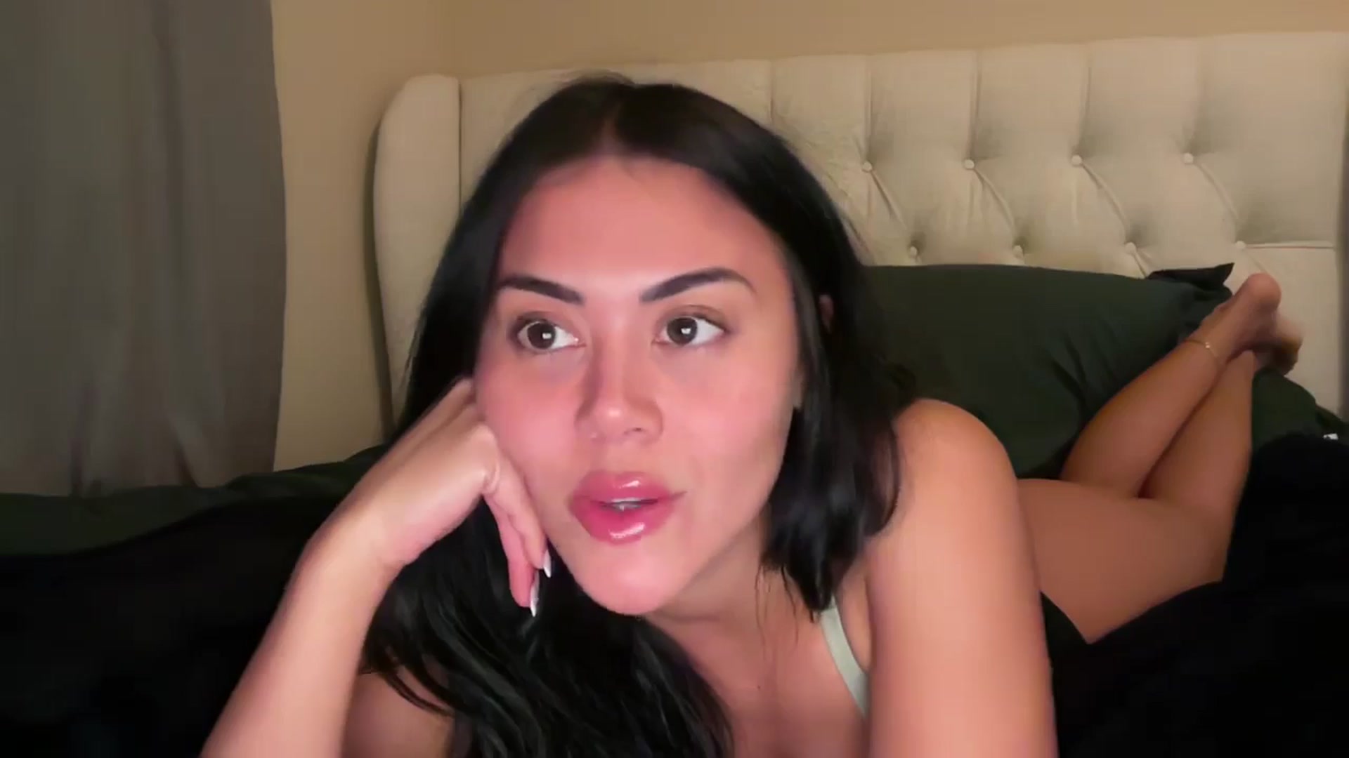 Gallery image thumbnail from Naomilynn's myfreecams stream on, 01/03/2025, 06:24 image 4 of 20