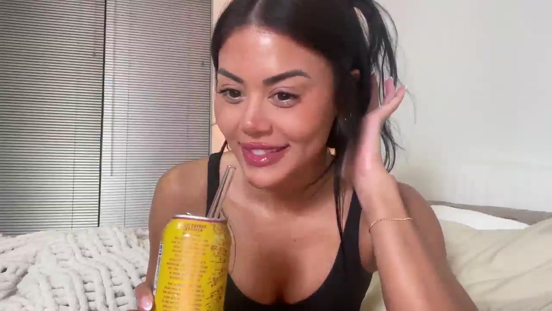 Gallery image thumbnail from Naomilynn's myfreecams stream on, 01/10/2025, 04:03 image 3 of 20