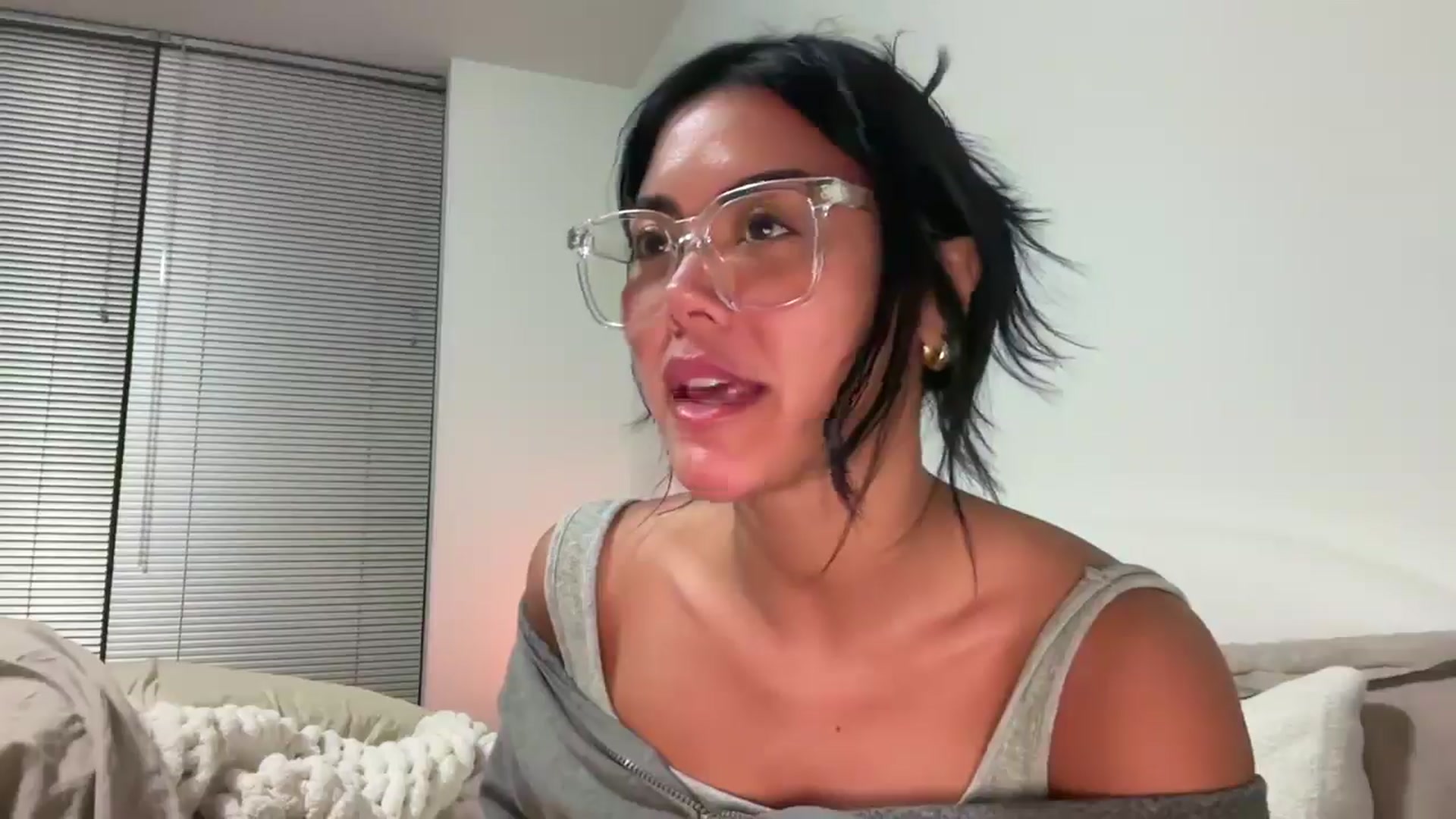 Gallery image thumbnail from Naomilynn's myfreecams stream on, 01/16/2025, 05:41 image 6 of 20