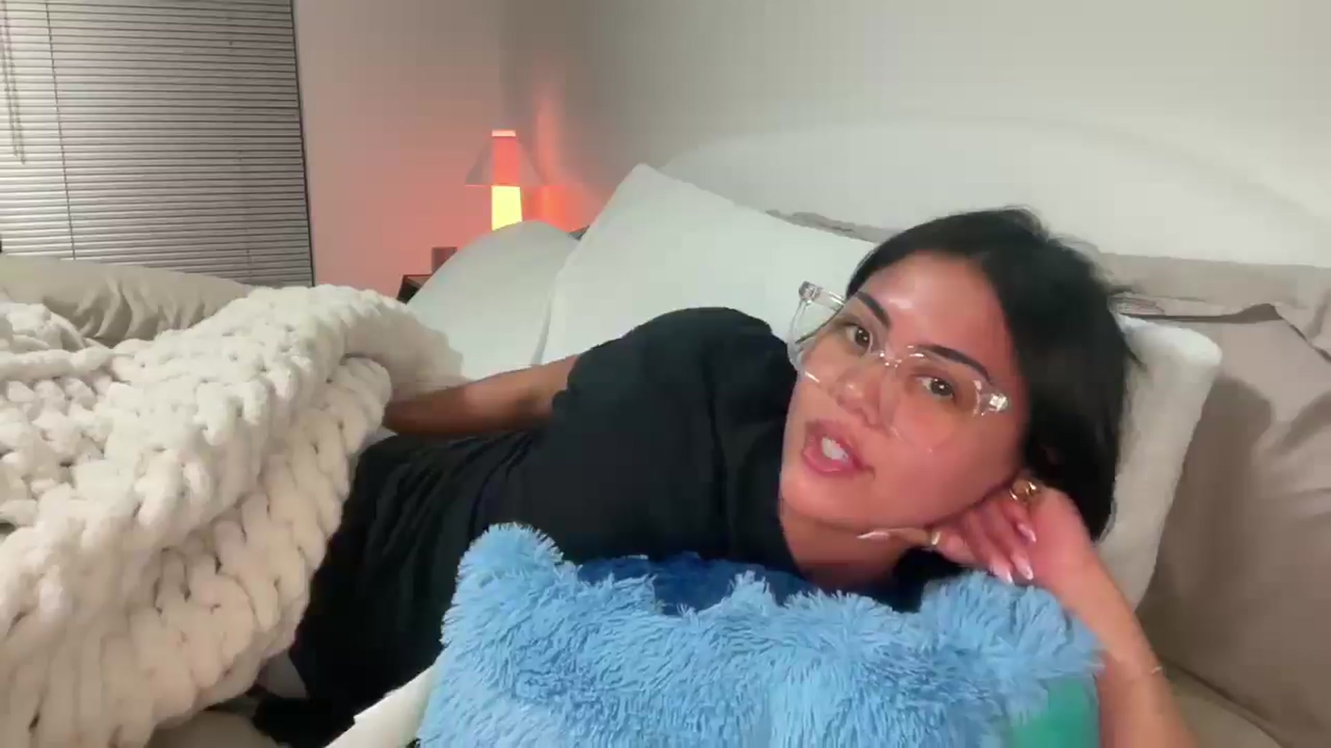 Gallery image thumbnail from Naomilynn's myfreecams stream on, 01/16/2025, 05:41 image 17 of 20