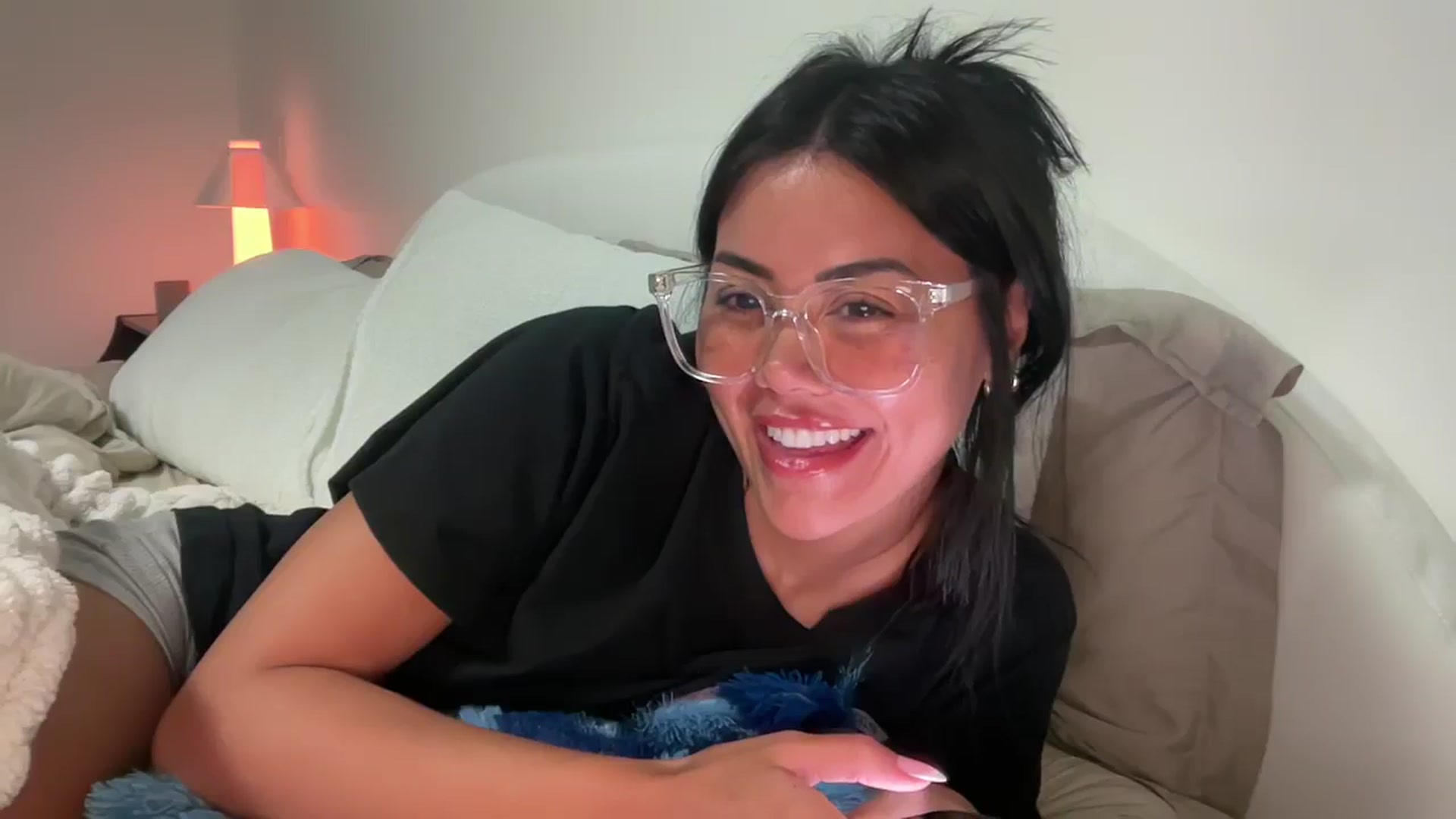 Gallery image thumbnail from Naomilynn's myfreecams stream on, 01/16/2025, 05:41 image 13 of 20