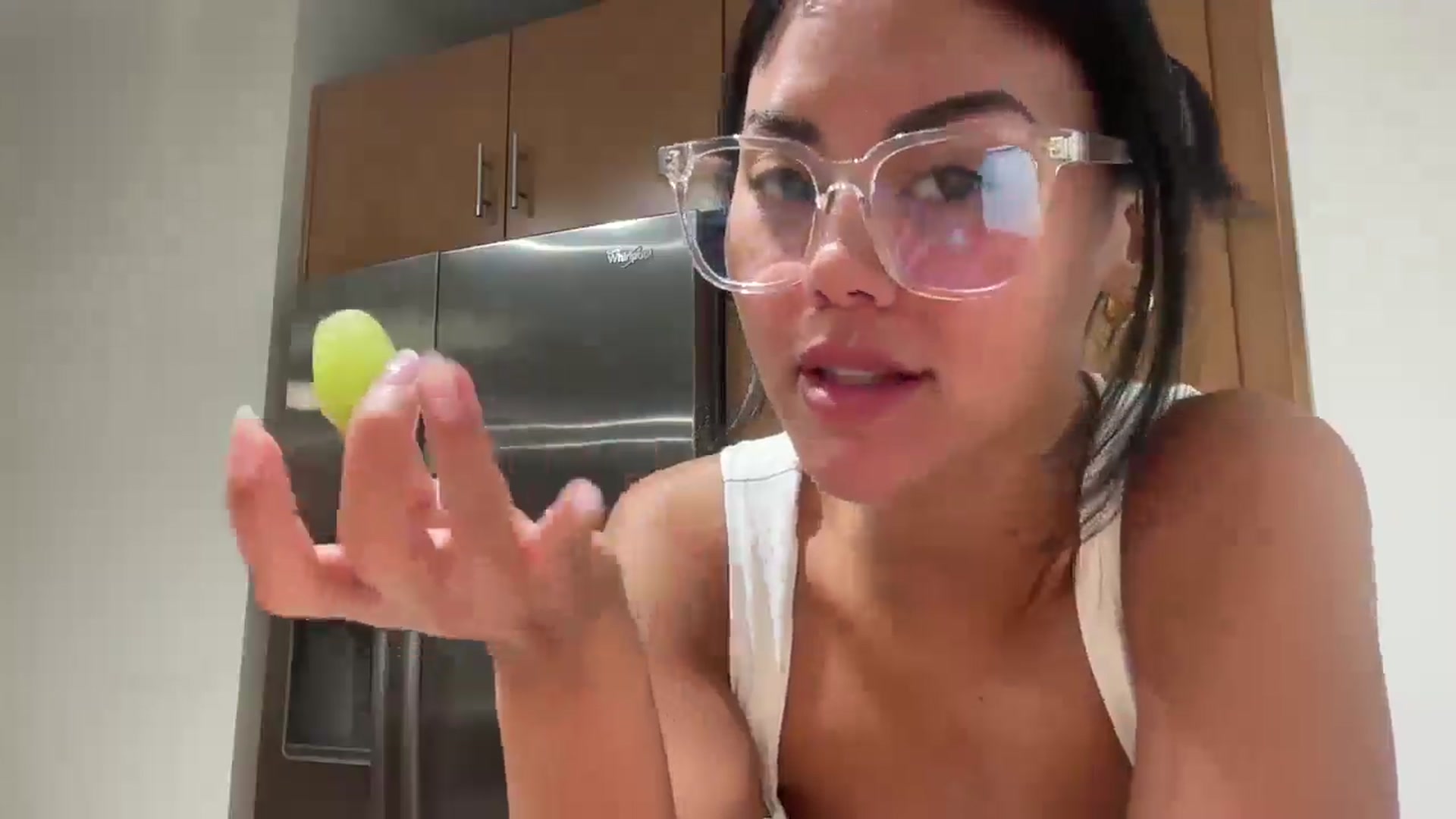 Gallery image thumbnail from Naomilynn's myfreecams stream on, 01/17/2025, 02:30 image 17 of 20