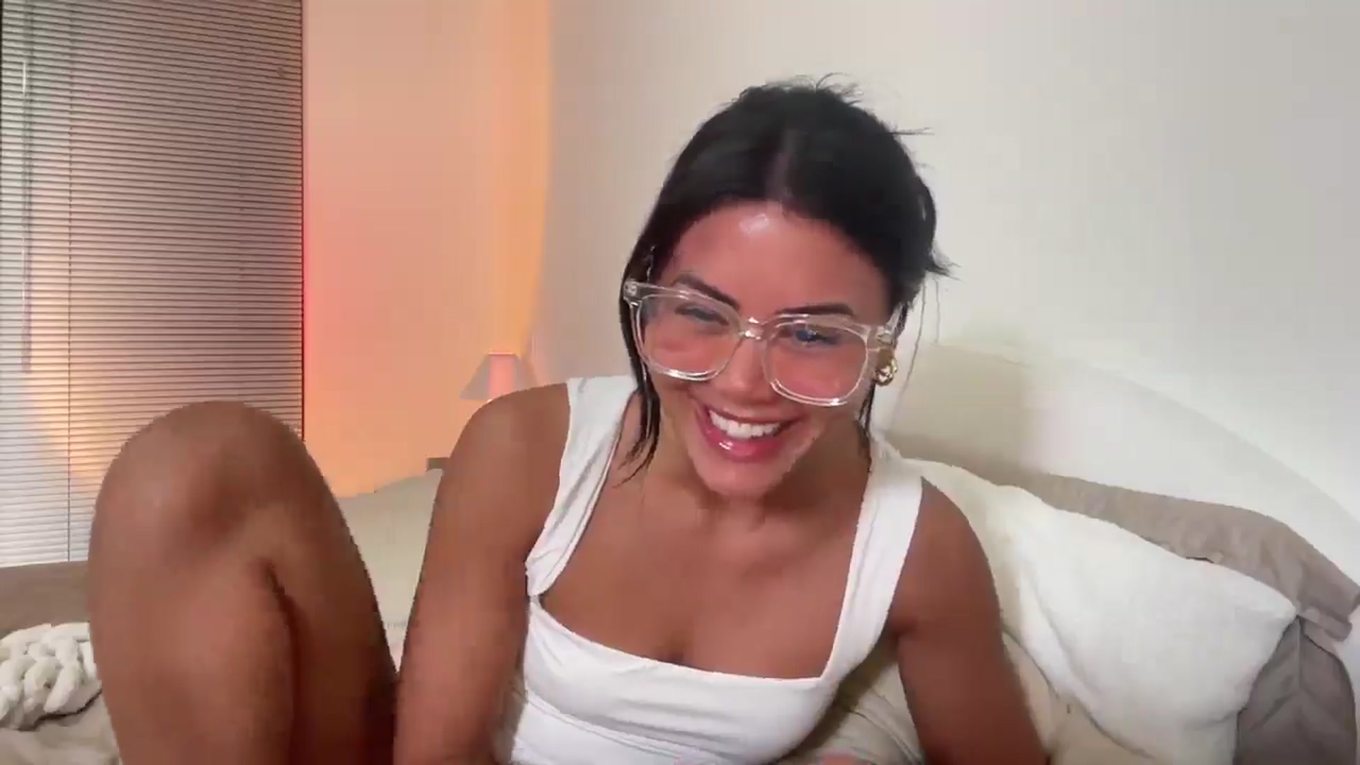 Gallery image thumbnail from Naomilynn's myfreecams stream on, 01/17/2025, 03:07 image 7 of 20