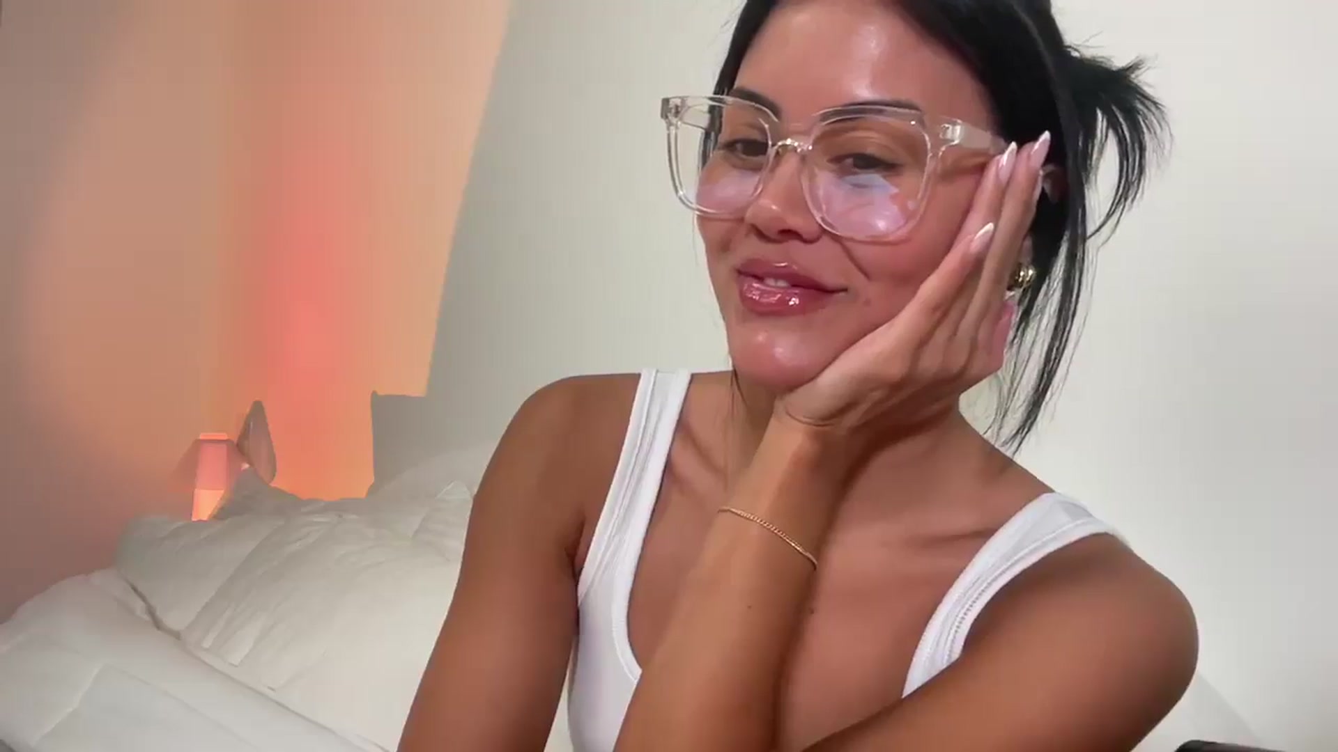 Gallery image thumbnail from Naomilynn's myfreecams stream on, 01/18/2025, 03:32 image 2 of 20