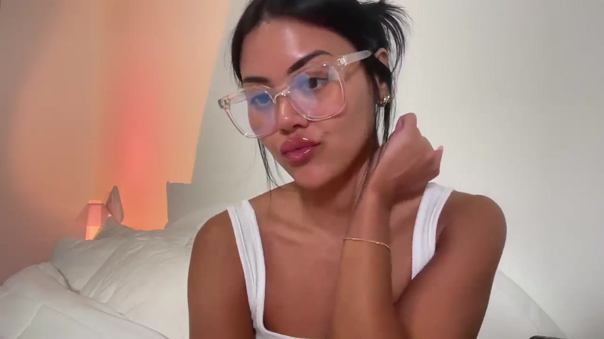 Gallery image thumbnail from Naomilynn's myfreecams stream on, 01/18/2025, 03:32 image 20 of 20